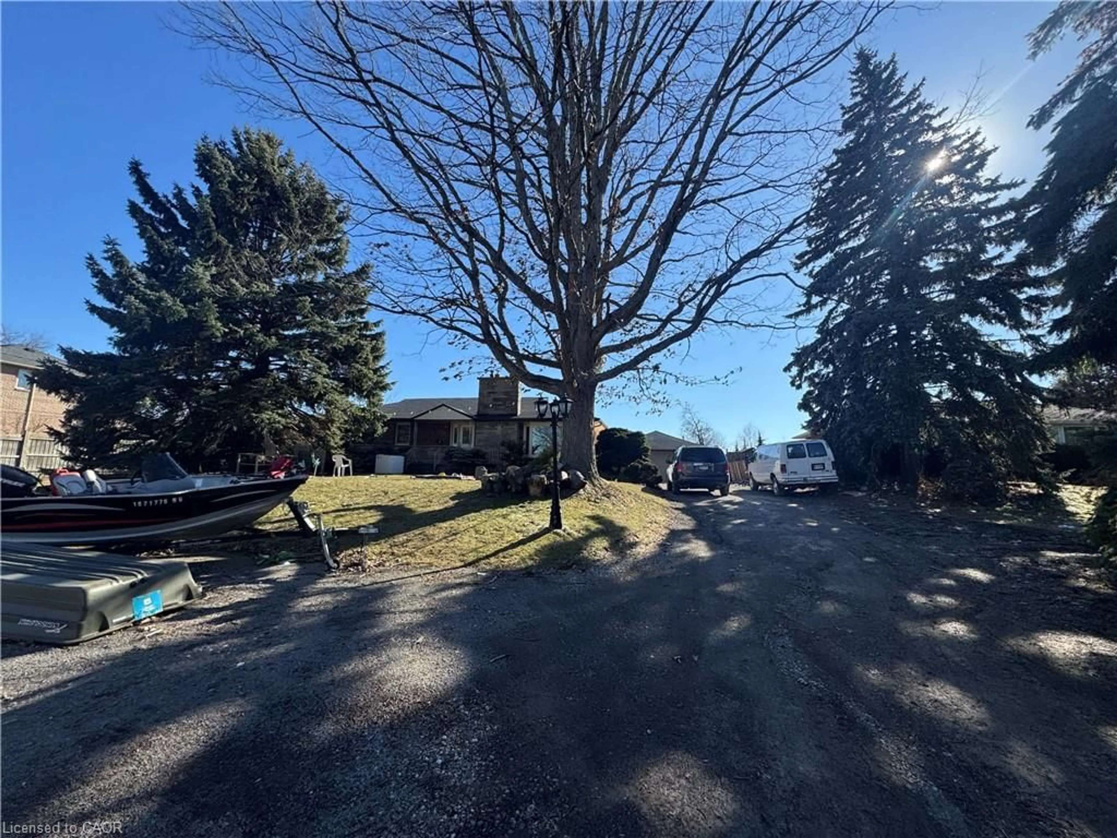 A pic from outside/outdoor area/front of a property/back of a property/a pic from drone, unknown for 613 Rymal Rd, Hamilton Ontario L9B 1B7