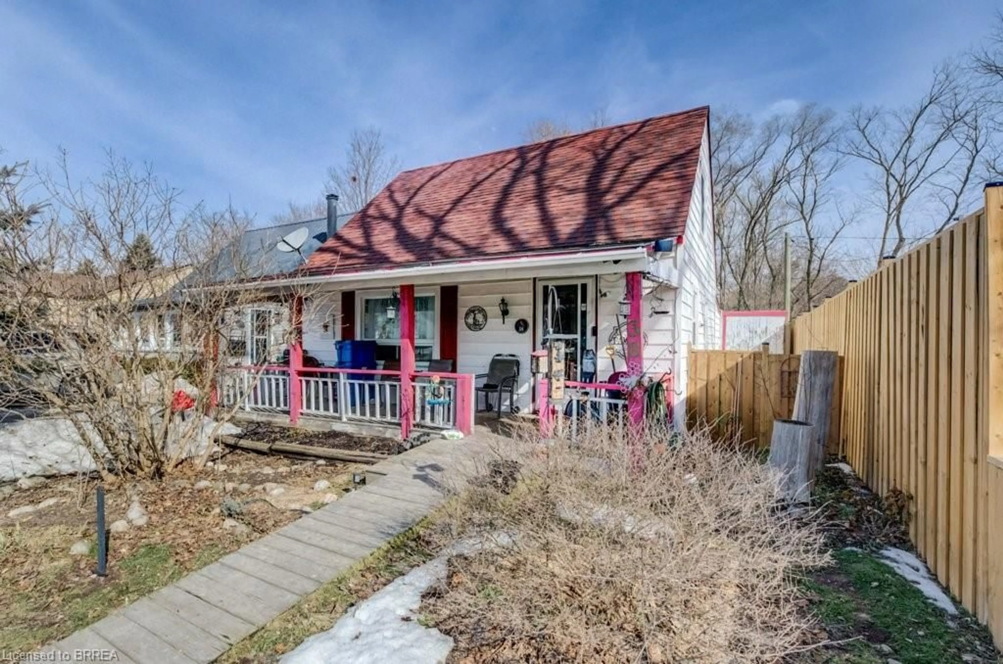 Unknown for 38 Sanderson St, Brantford Ontario N3S 2V2