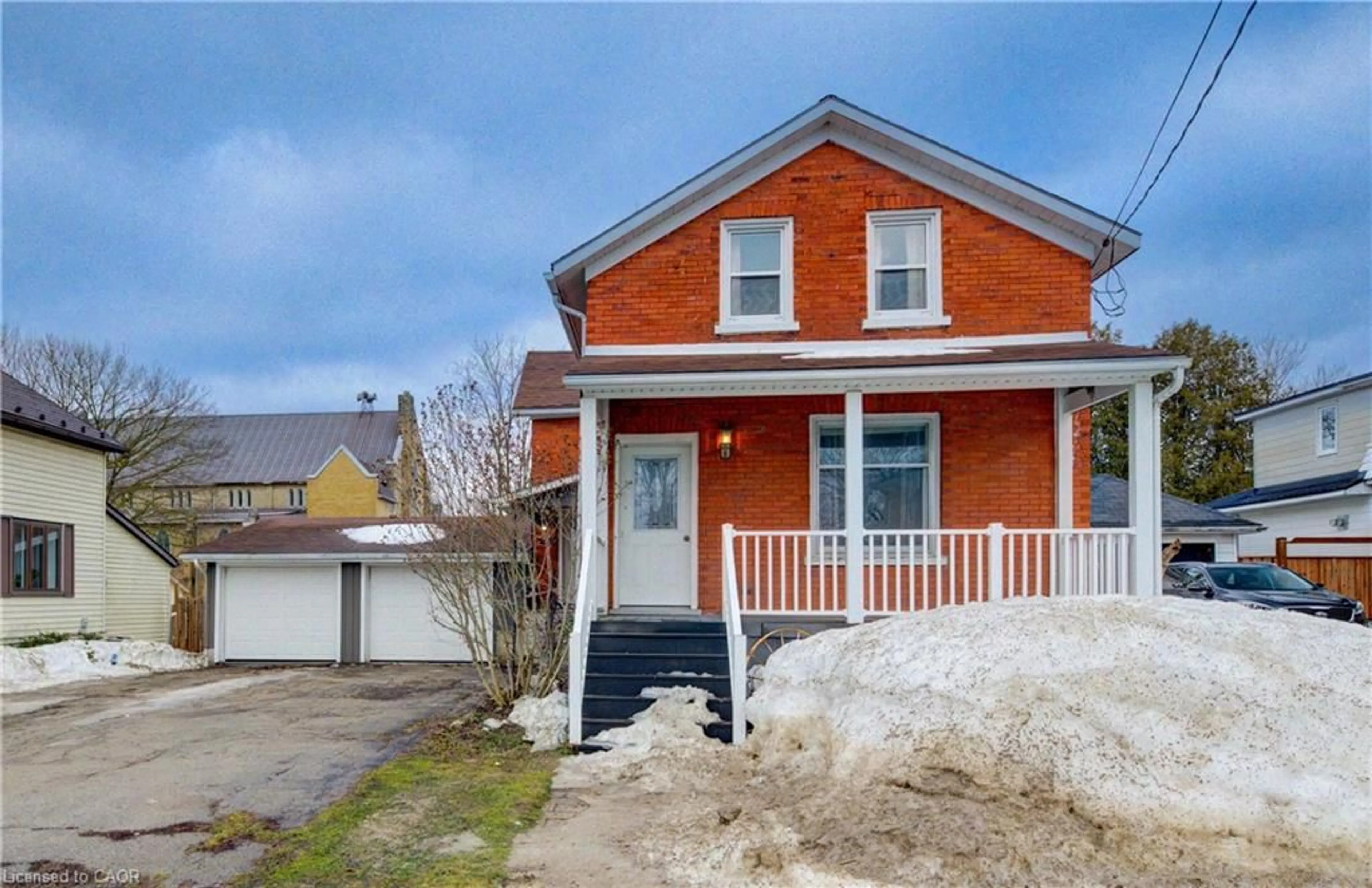 Home with brick exterior material, street for 255 Livingstone Ave, Listowel Ontario N4W 1P8