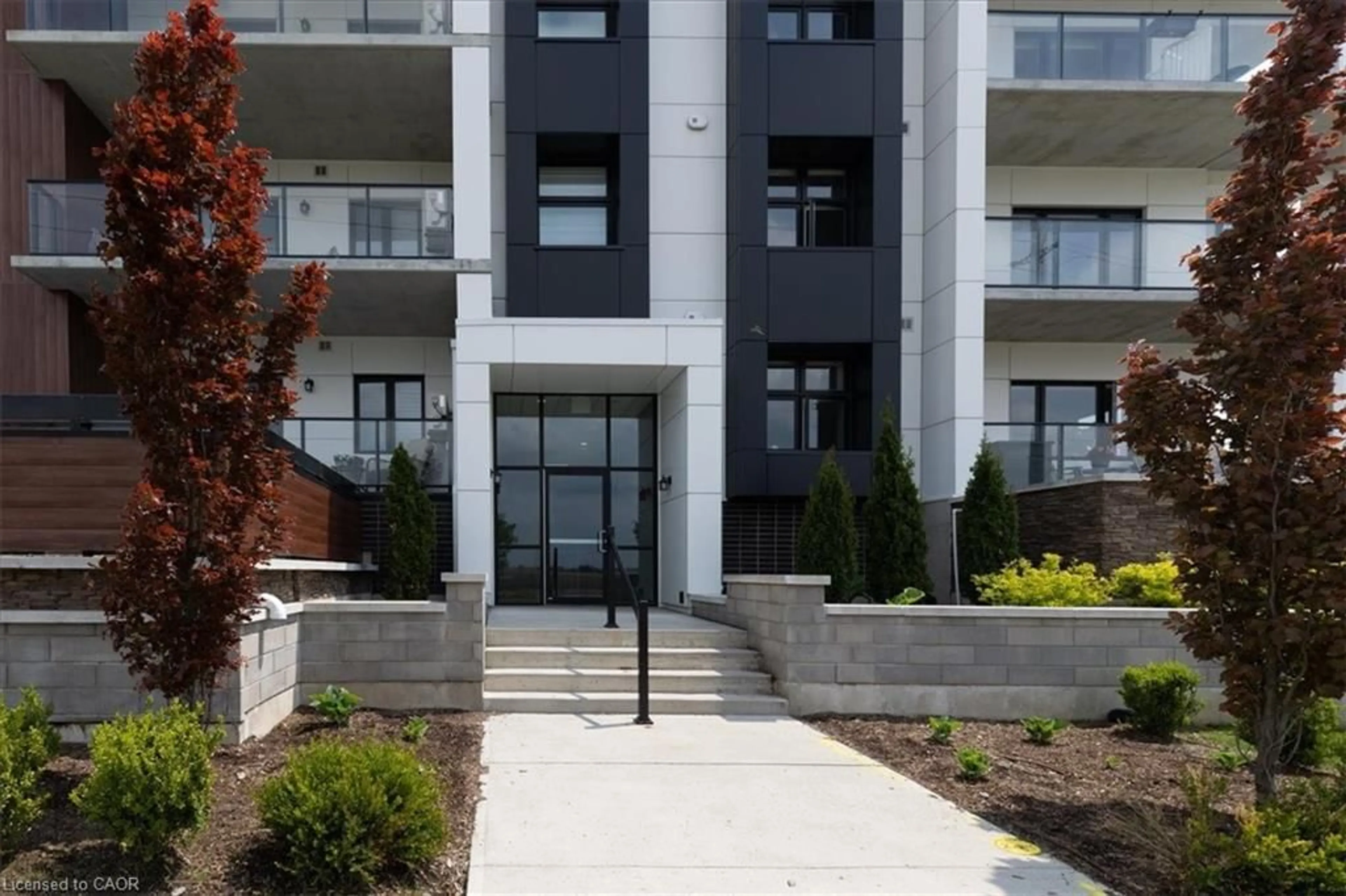 Patio, street for 245 Grey Silo Rd #302, Waterloo Ontario N2K 0G6