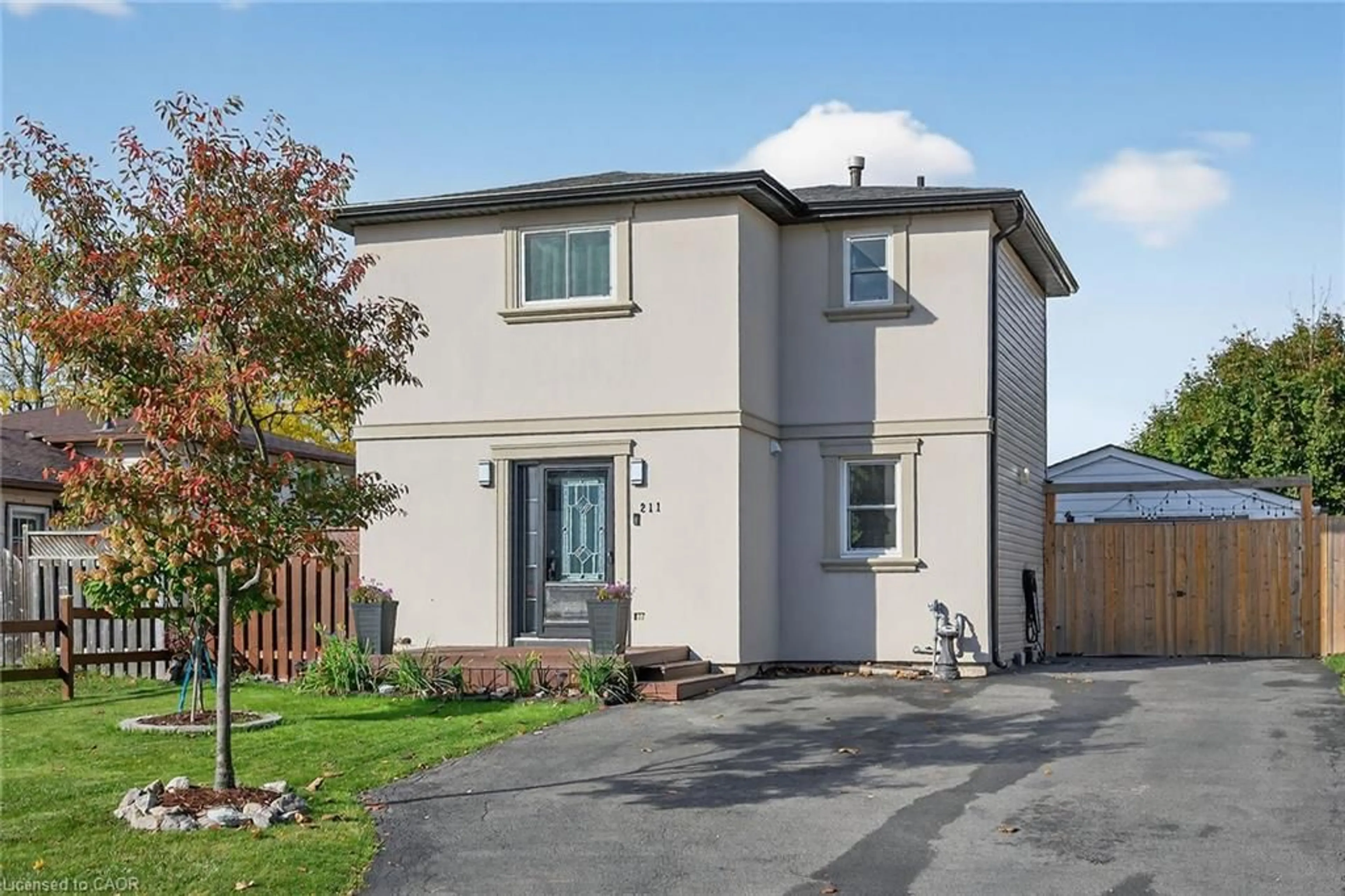 Home with brick exterior material, street for 211 Birchcliffe Cres, Hamilton Ontario L8T 4L1