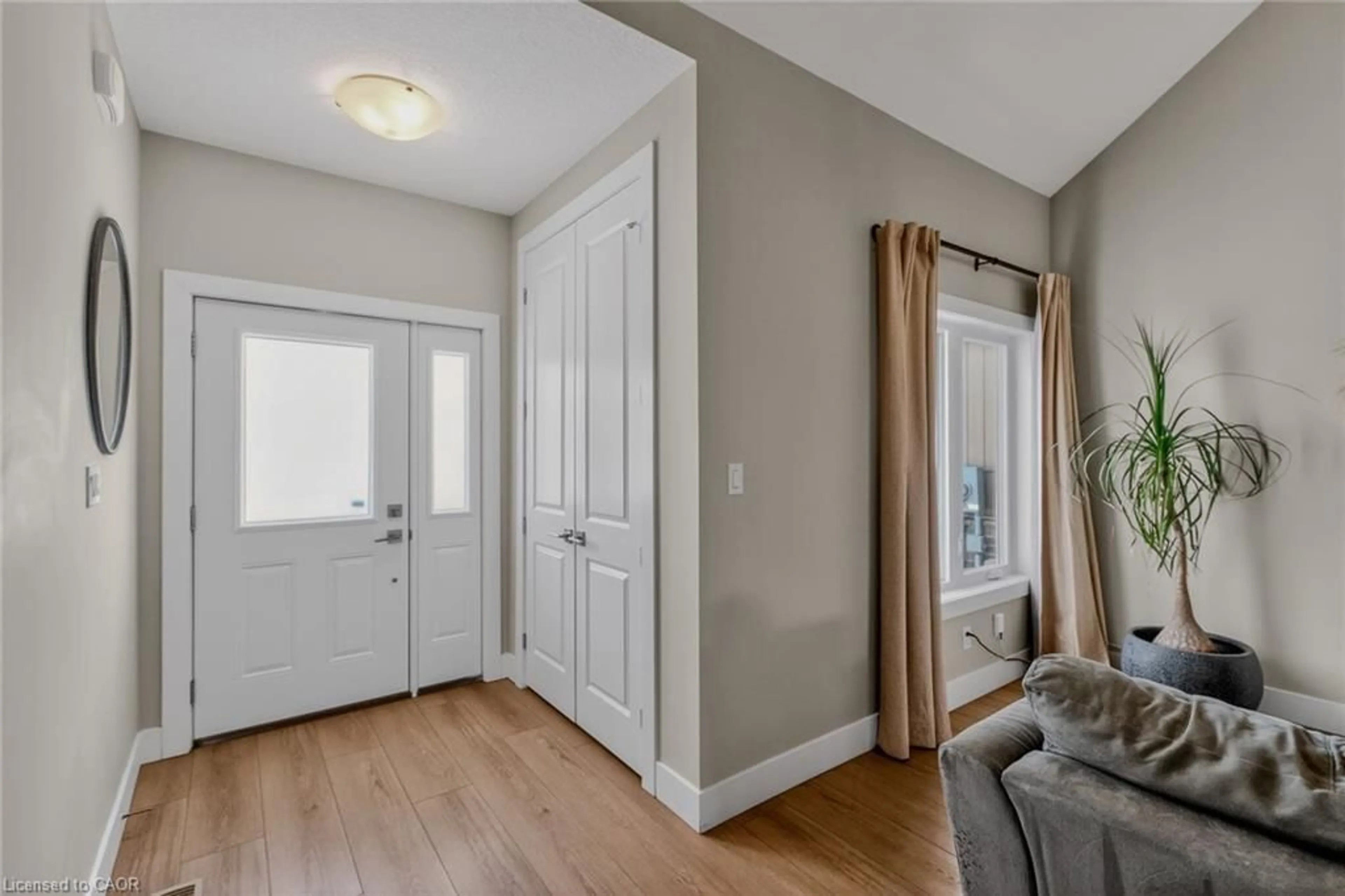 Indoor entryway for 744 Nelson St #5, Port Dover Ontario N0A 1N0