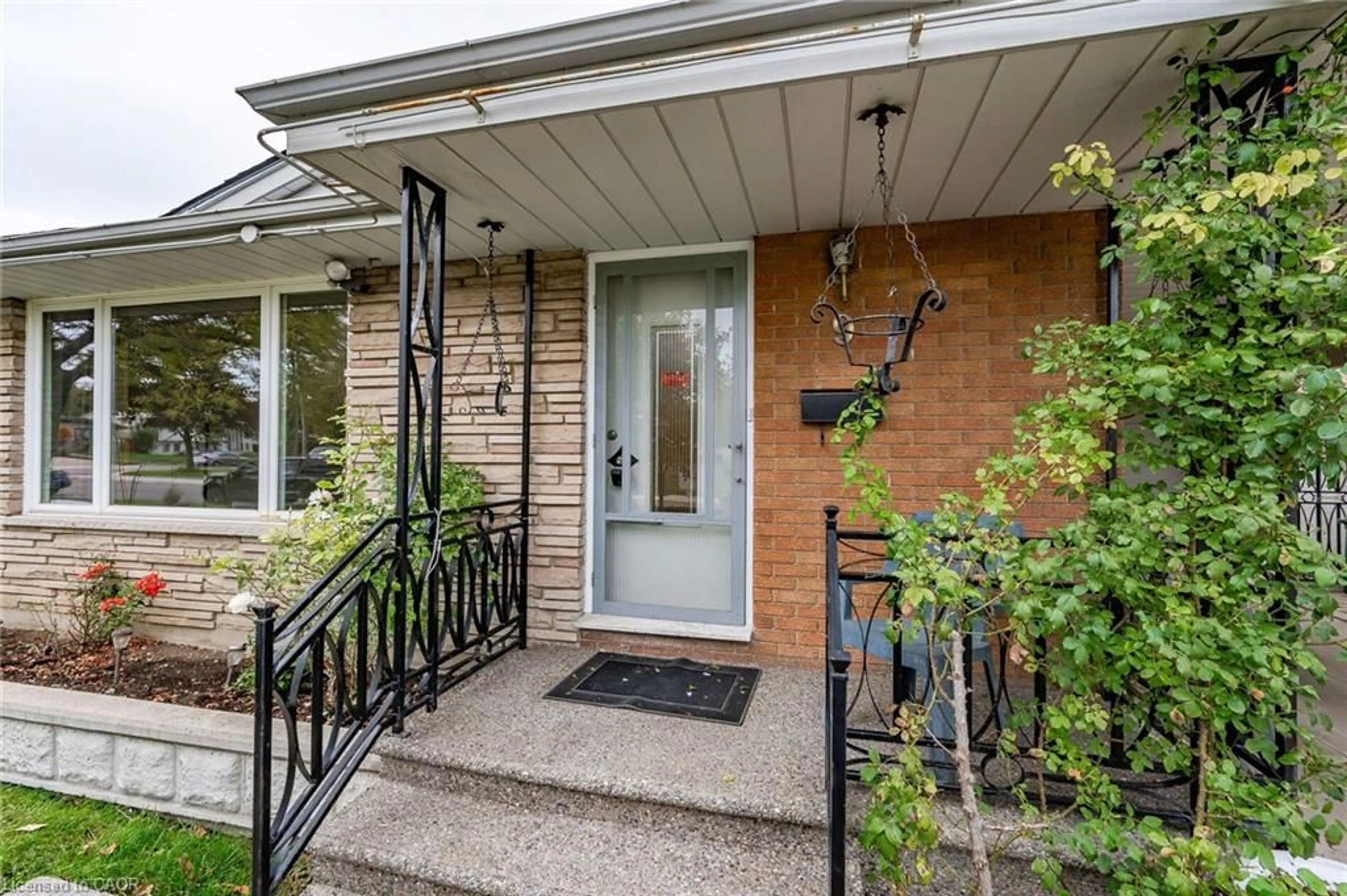 Patio, street for 9 Dorval St, Hamilton Ontario L8V 2M2