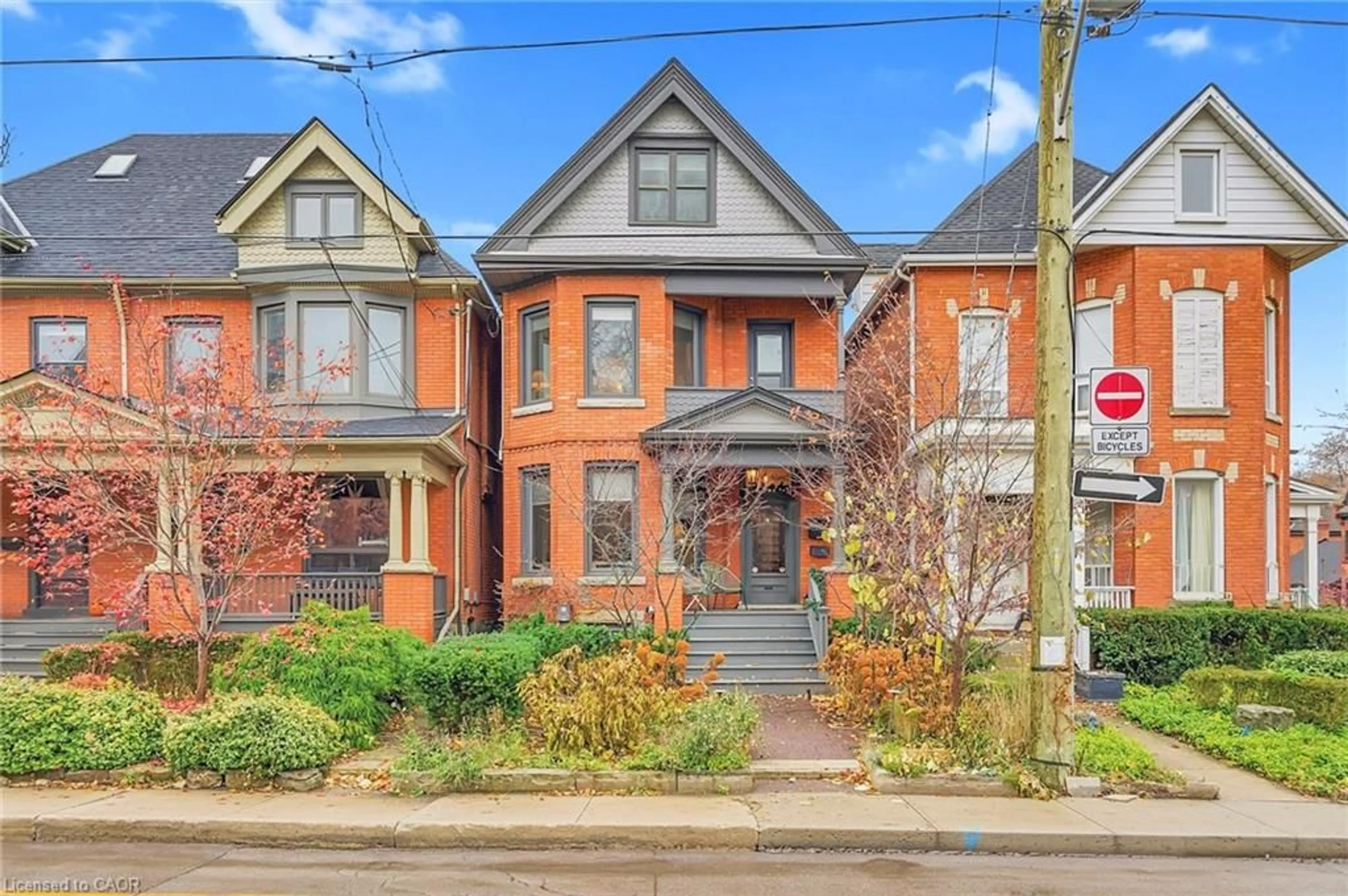 Home with brick exterior material, street for 141 Markland St, Hamilton Ontario L8P 2K3