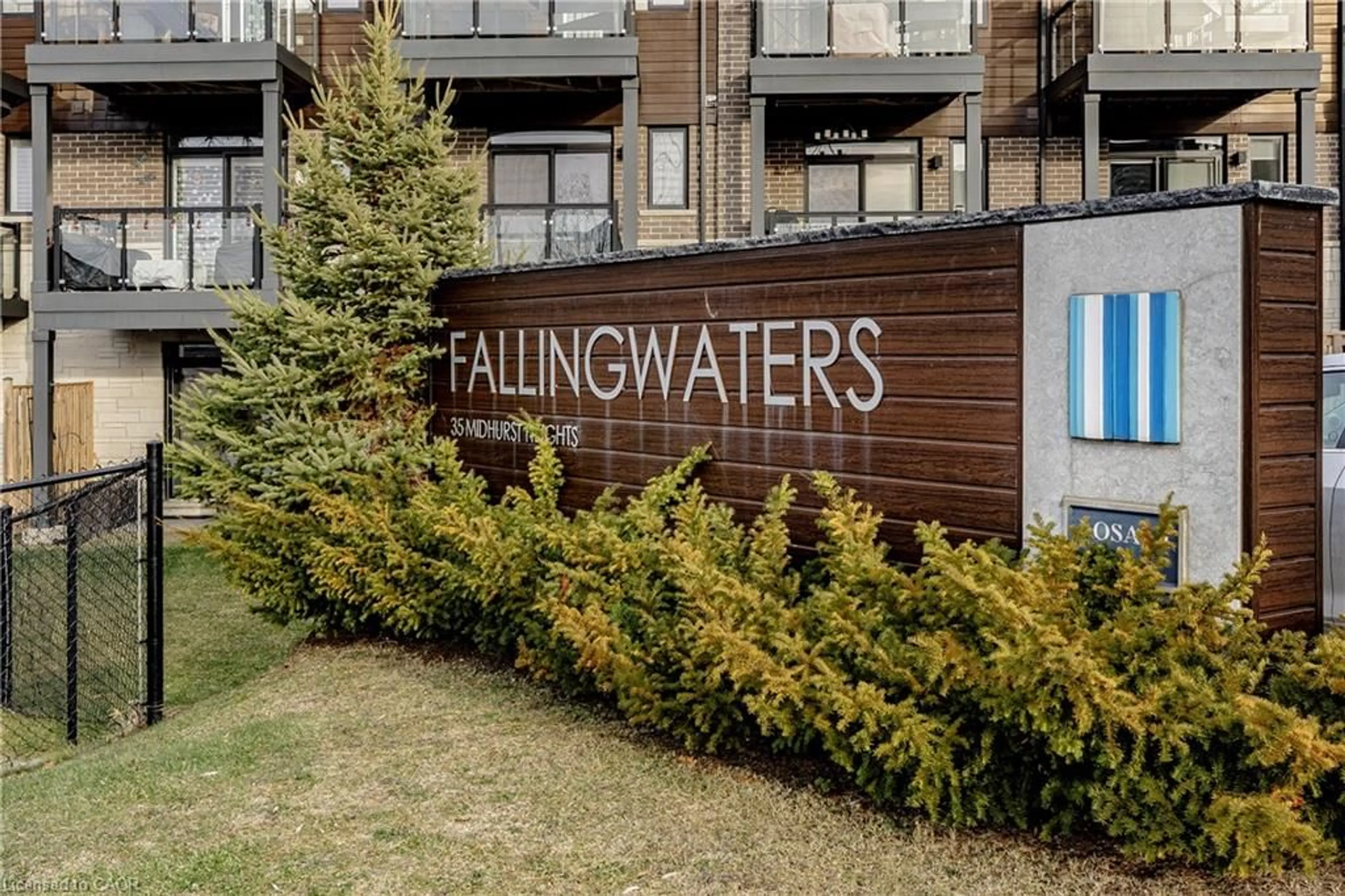 Indoor foyer for 35 Midhurst Hts #1, Hamilton Ontario L8J 0K9