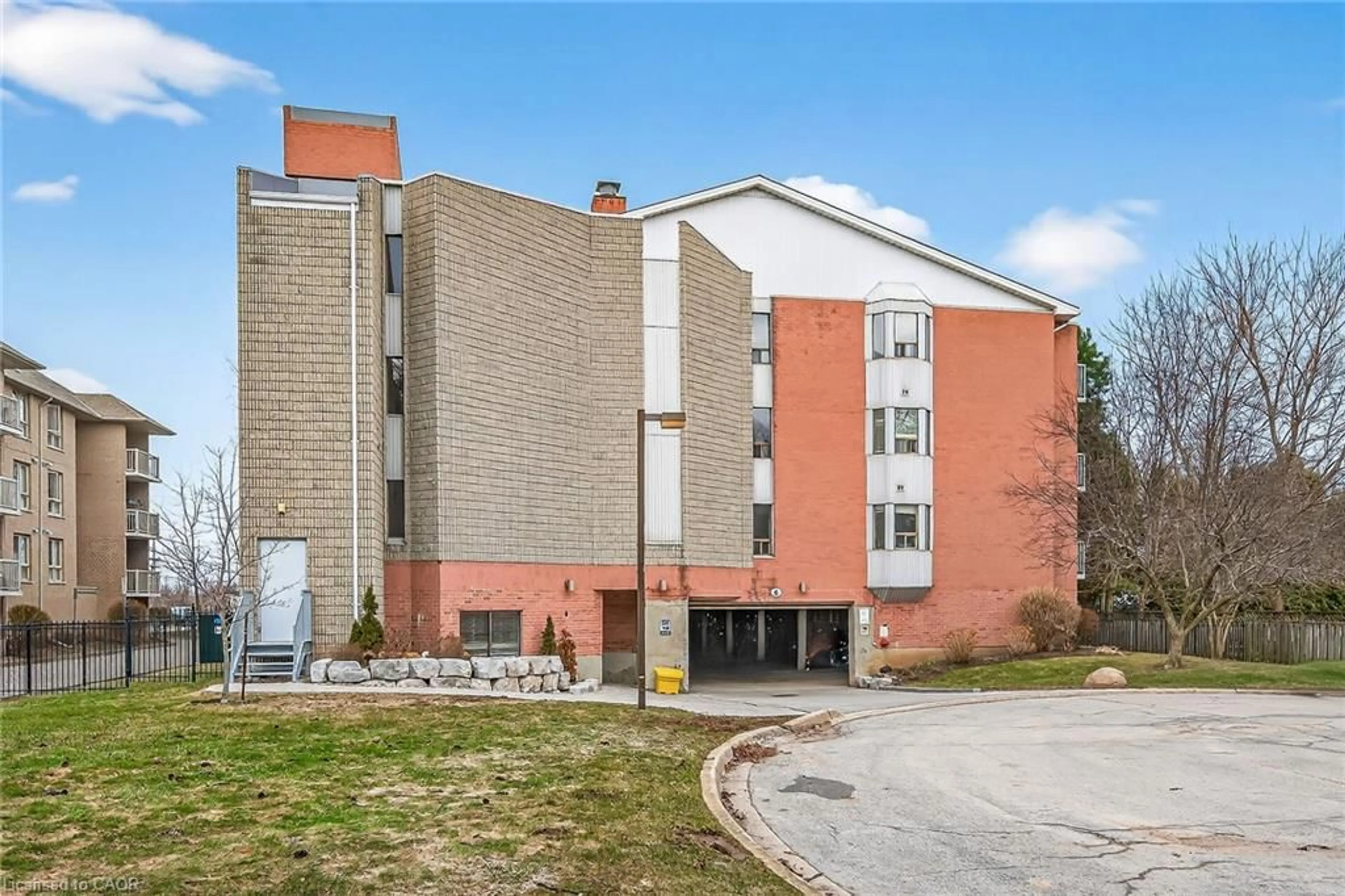 Unknown for 6 Niagara St #208, Grimsby Ontario L3M 5A4