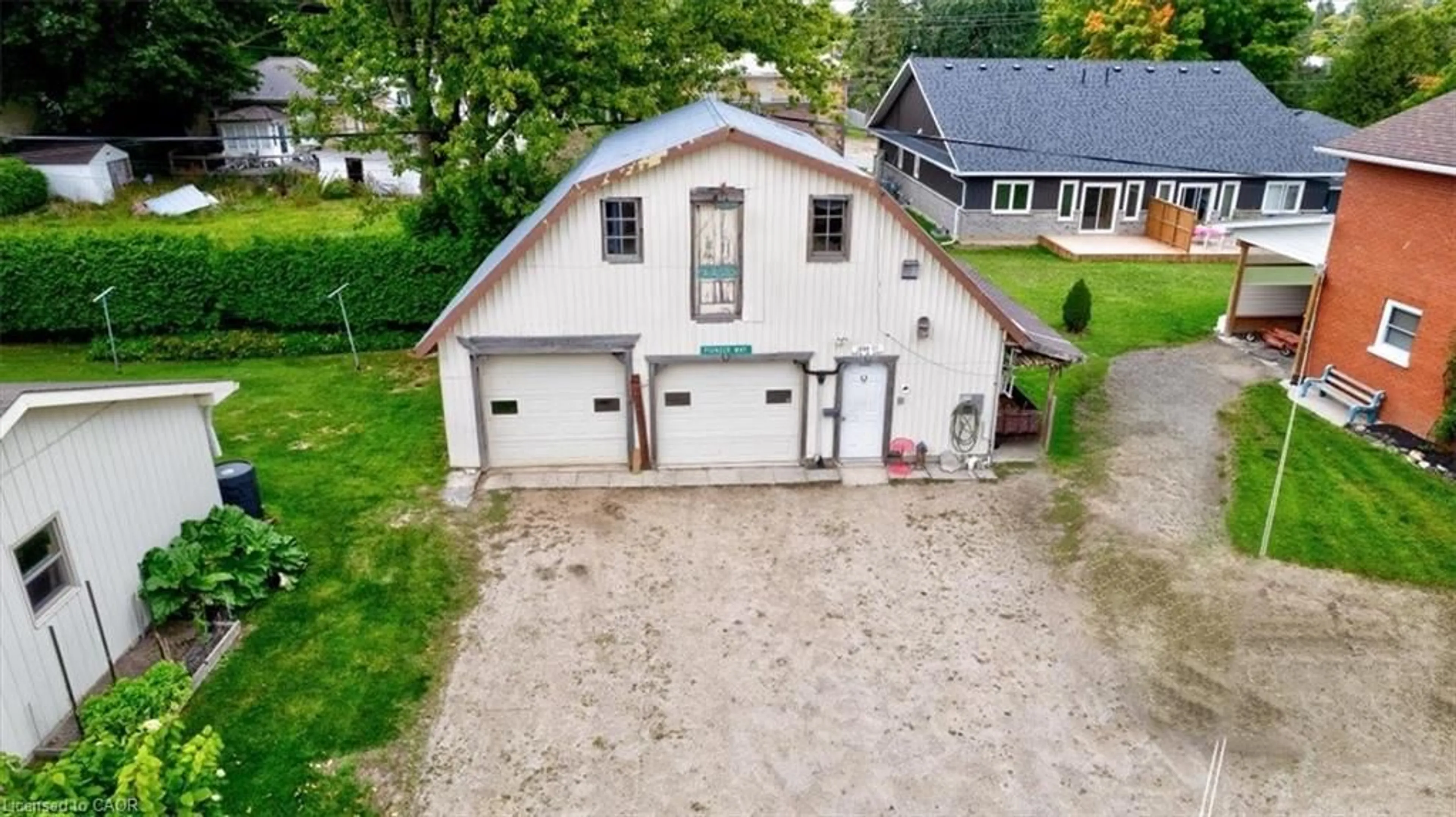 A pic from outside/outdoor area/front of a property/back of a property/a pic from drone, building for 163 John St, Harriston Ontario N0G 1Z0