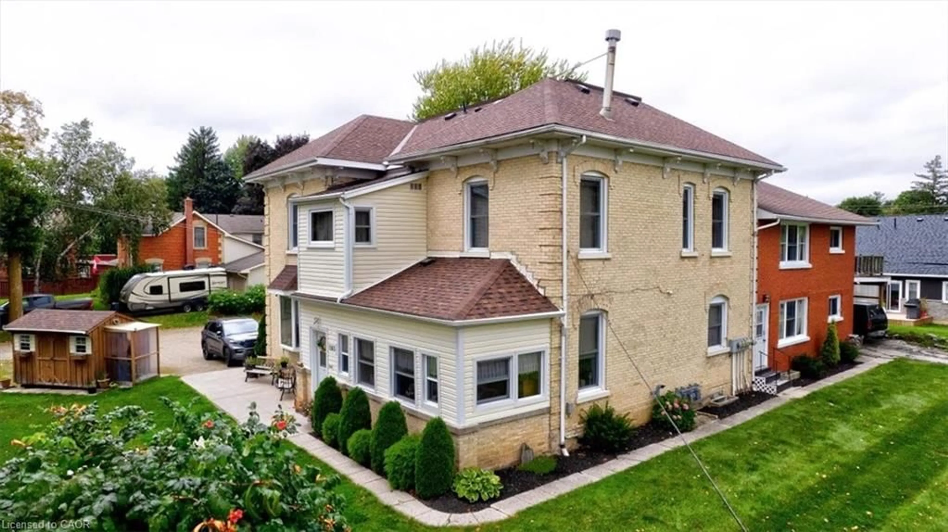 A pic from outside/outdoor area/front of a property/back of a property/a pic from drone, building for 163 John St, Harriston Ontario N0G 1Z0