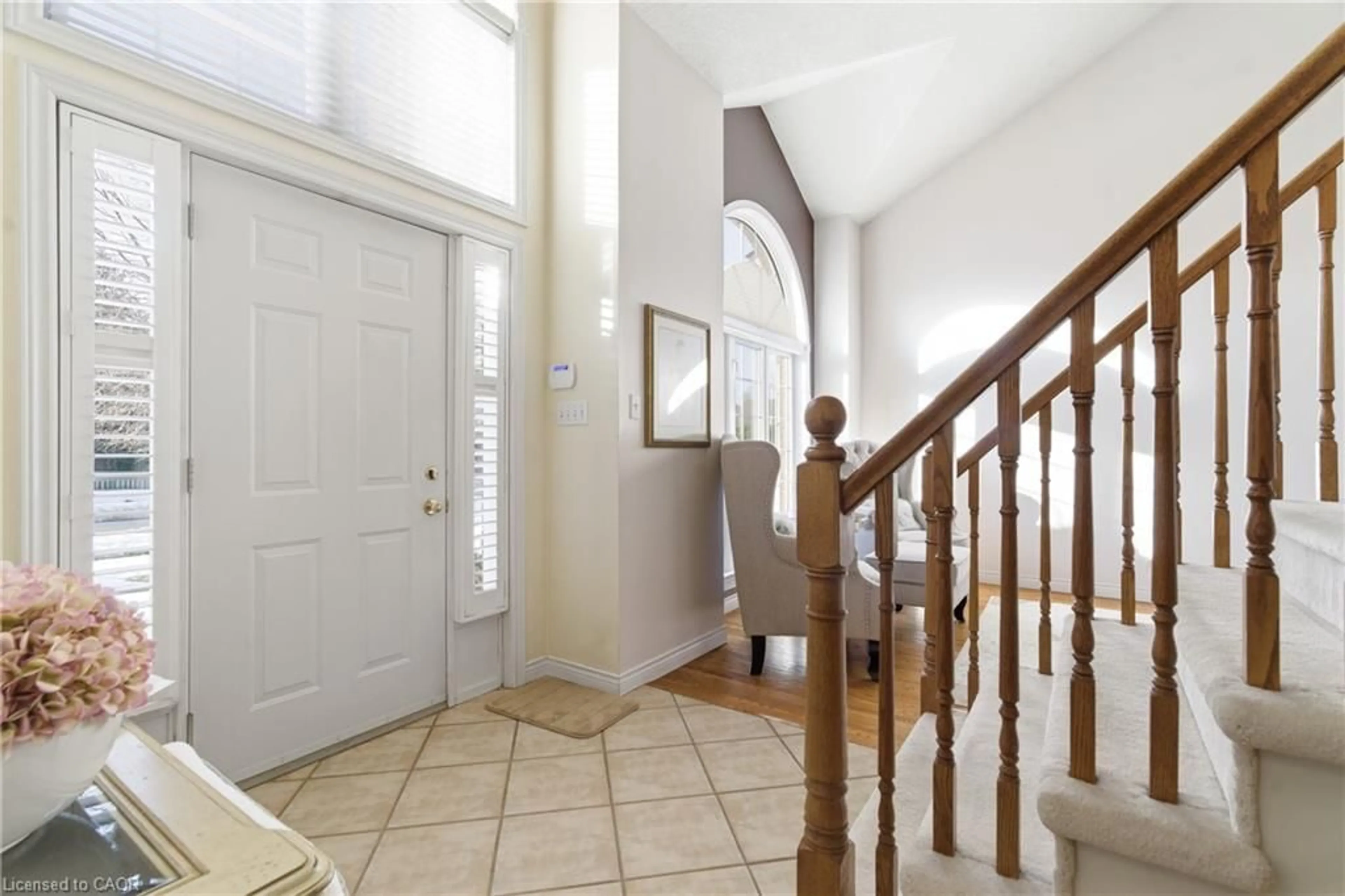 Indoor foyer for 45 Fieldstone Rd, Guelph Ontario N1L 1B4