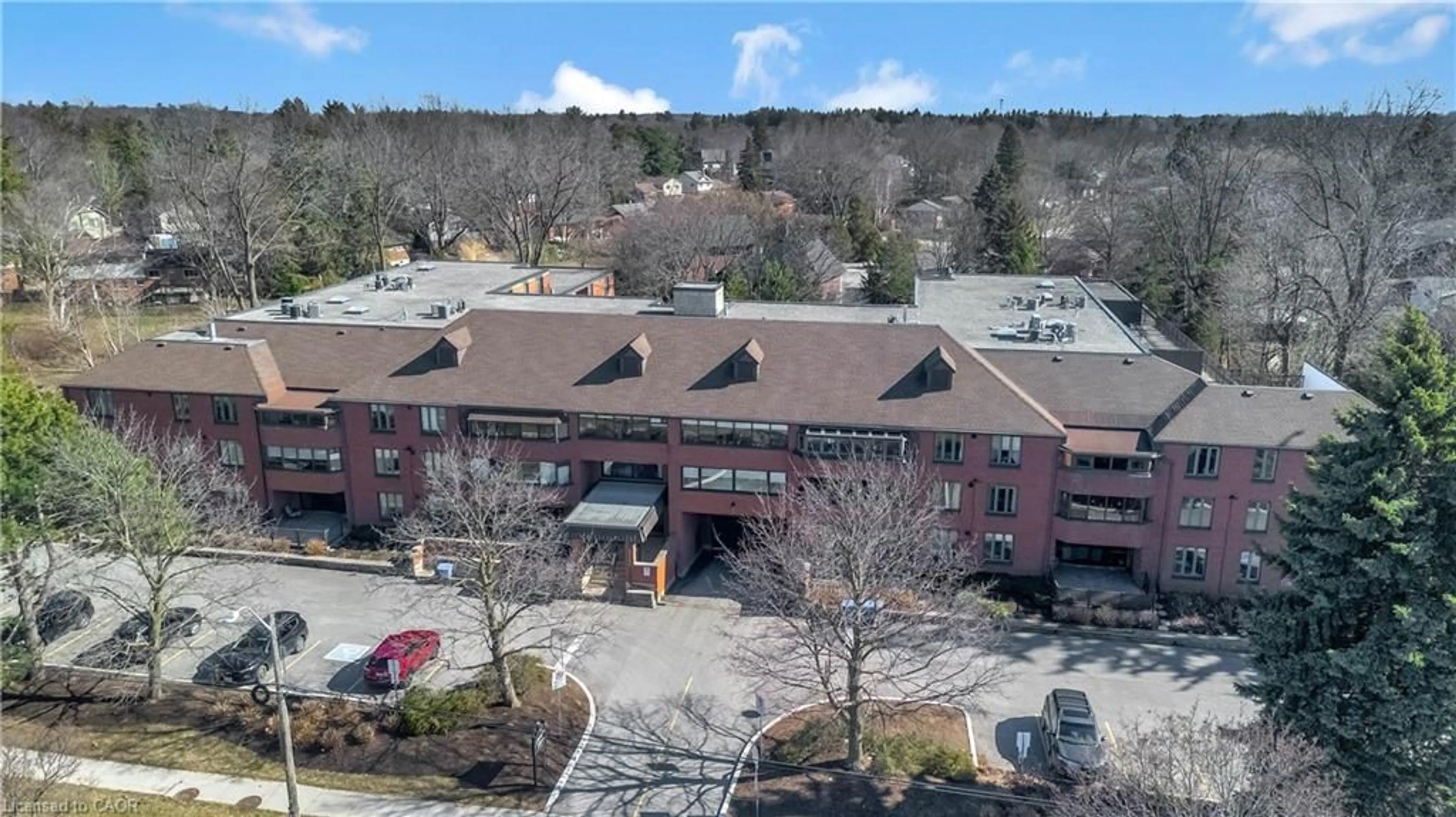 A pic from outside/outdoor area/front of a property/back of a property/a pic from drone, building for 150 Wilson St #308, Ancaster Ontario L9G 4E7