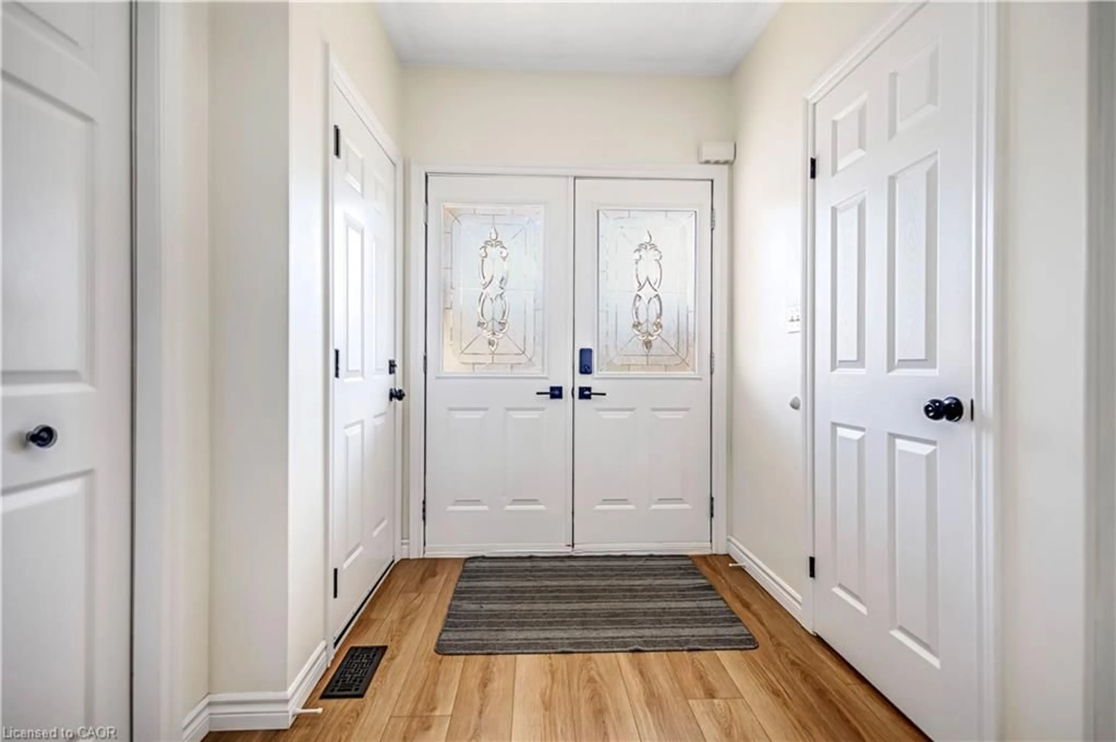 Indoor entryway for 61 Kendrick Crt, Ancaster Ontario L9G 5A5