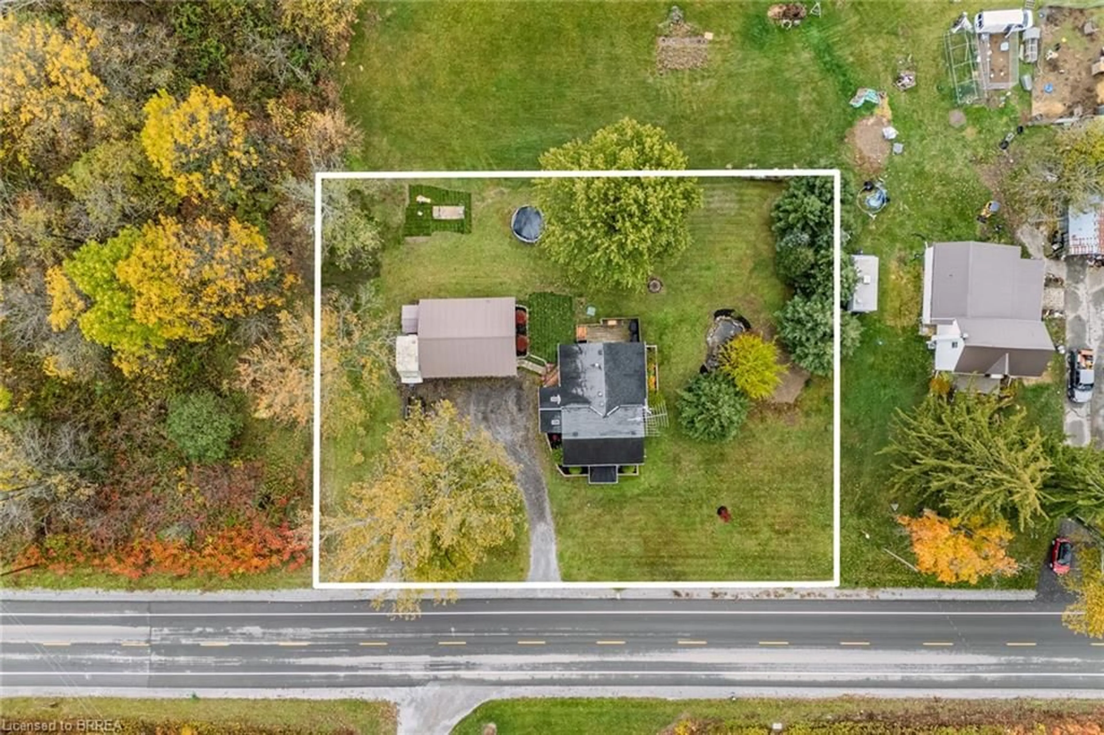 A pic from outside/outdoor area/front of a property/back of a property/a pic from drone, street for 1546 Windham Centre Rd, Windham Centre Ontario N0E 2A0