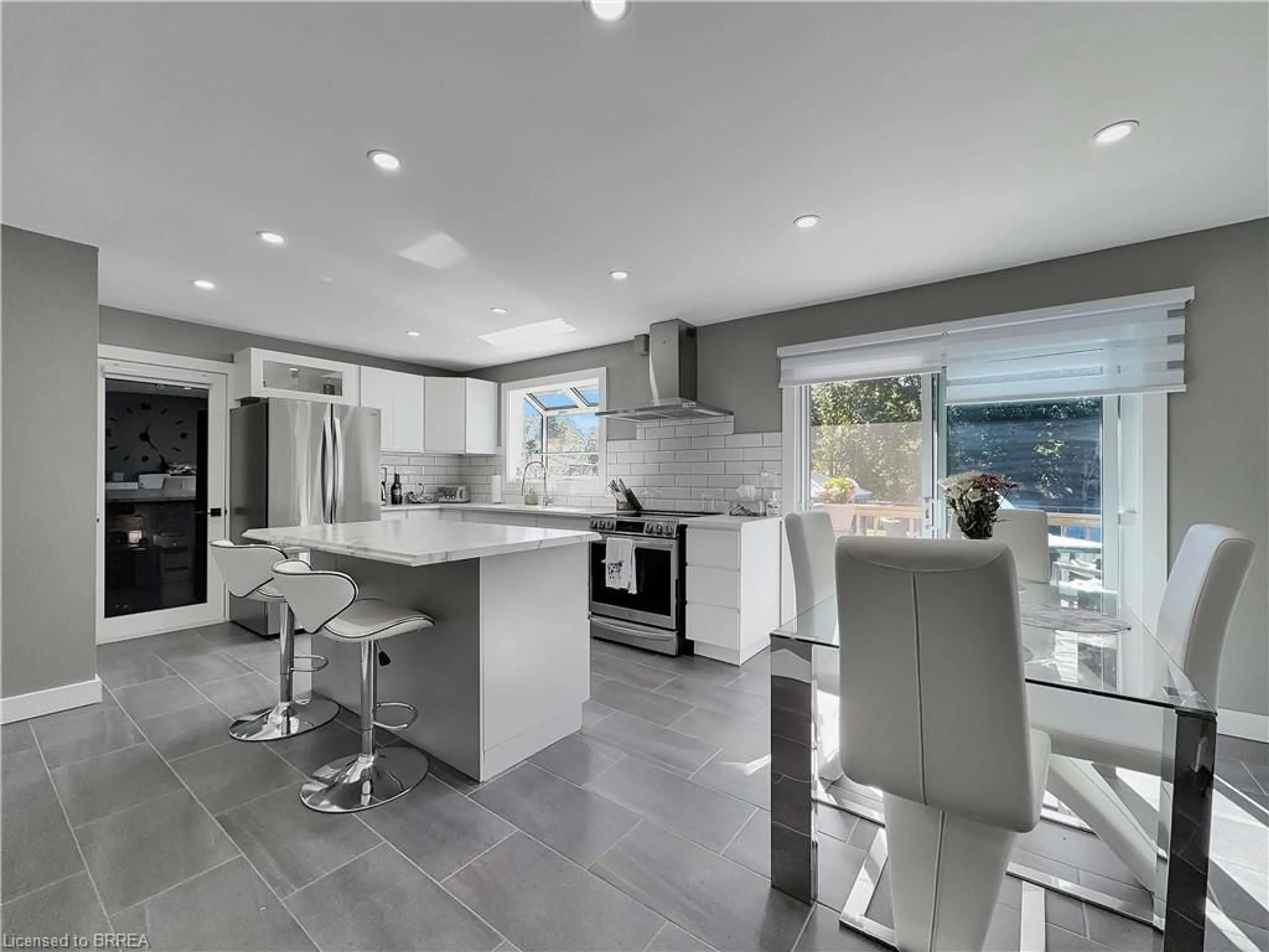 Contemporary kitchen, ceramic/tile floor for 46 Davis St, Simcoe Ontario N3Y 2R4