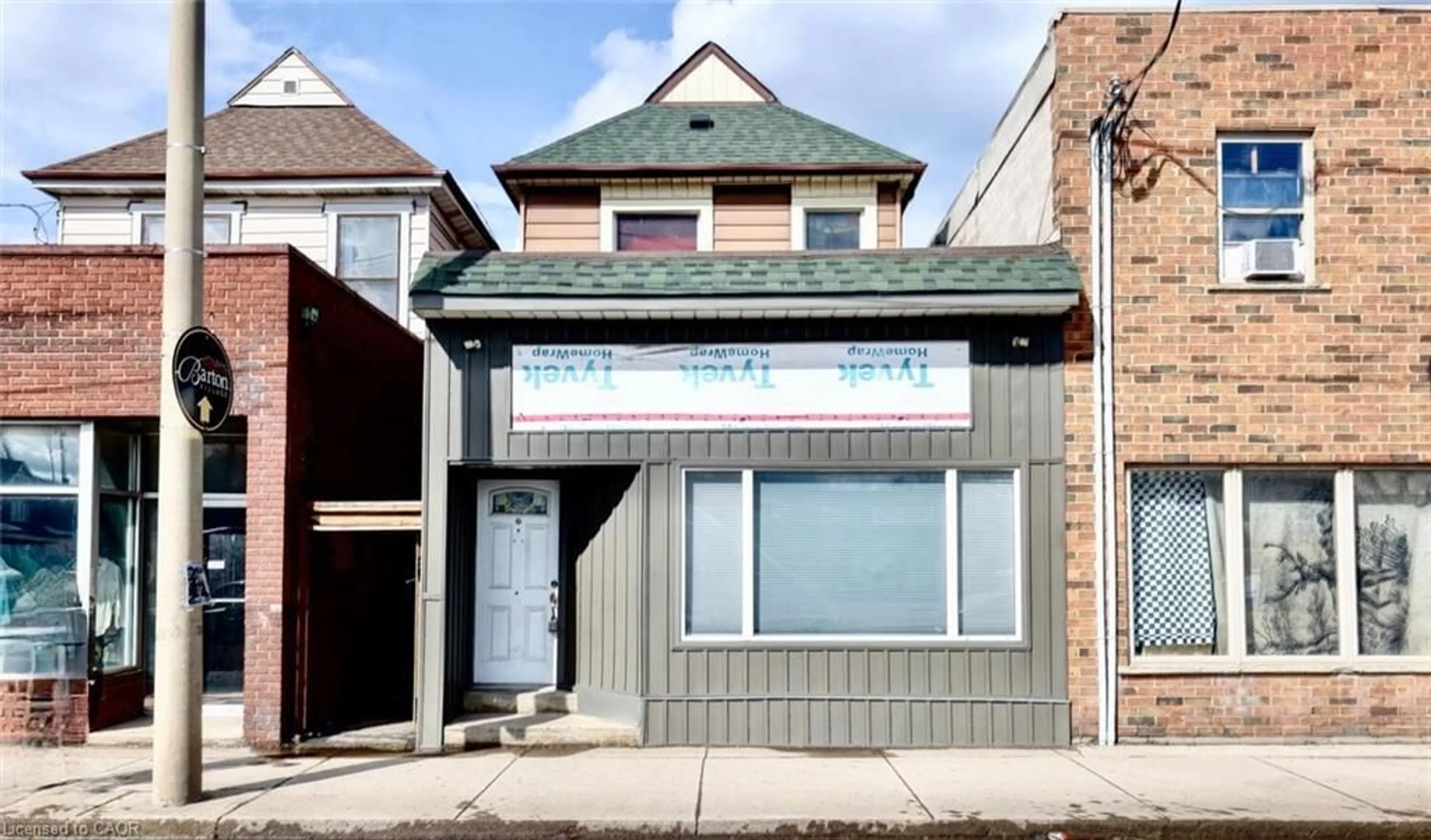 Unknown for 895 Barton St, Hamilton Ontario L8L 3B8