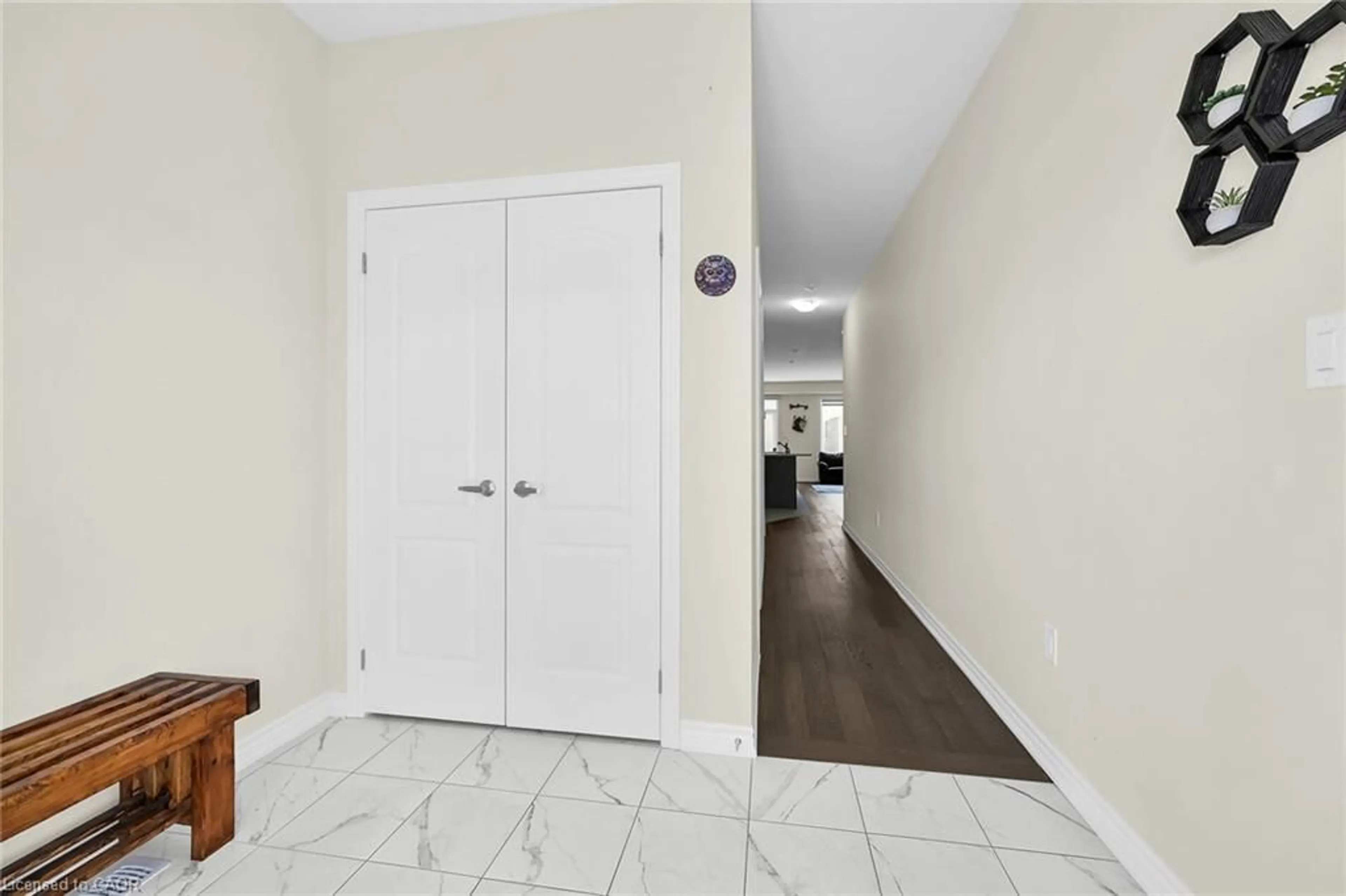 Unknown for 5 Owl Lane, Caledonia Ontario N3W 0G4