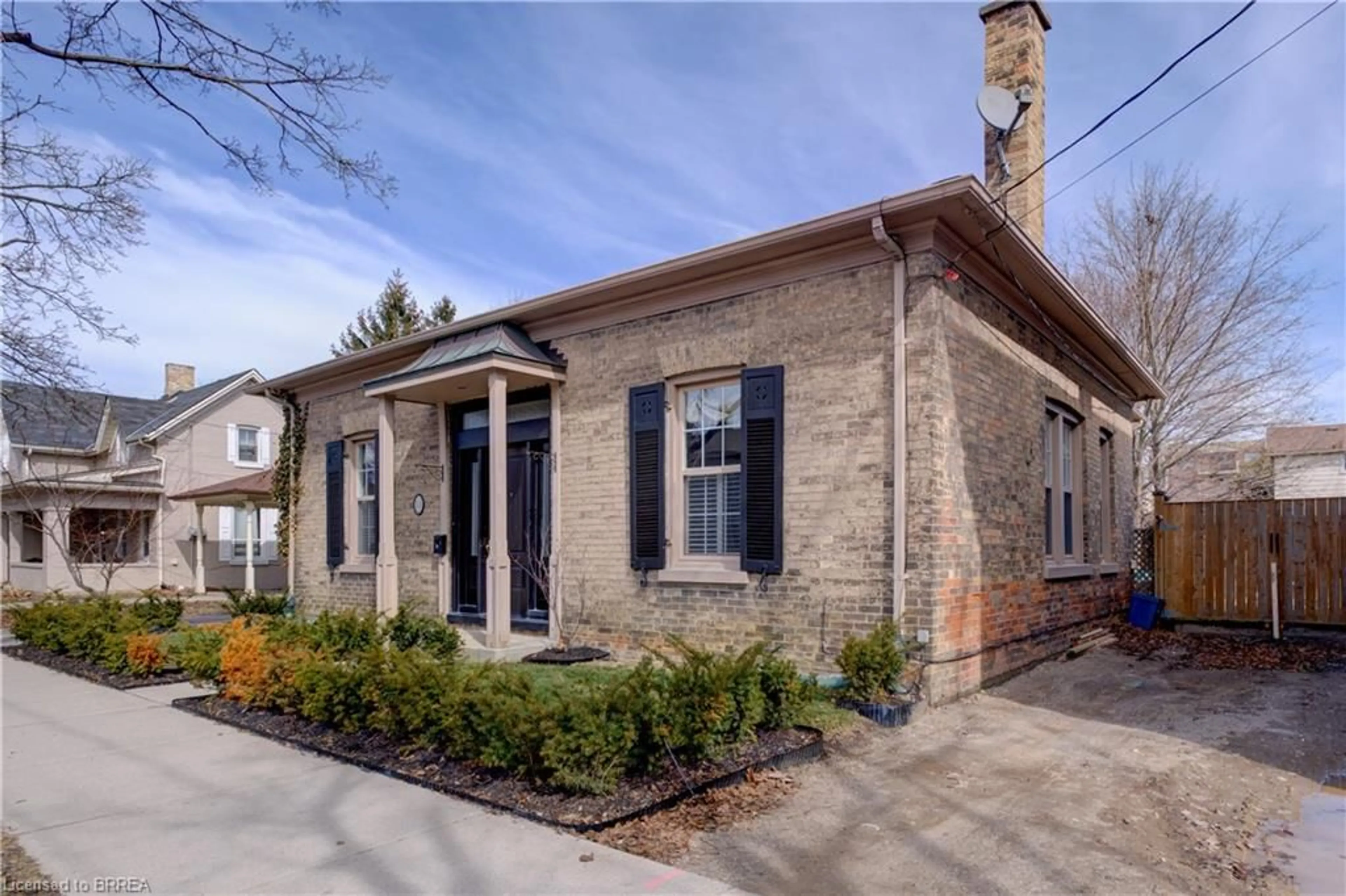 Home with brick exterior material, street for 53 William St, Brantford Ontario N3T 3K6