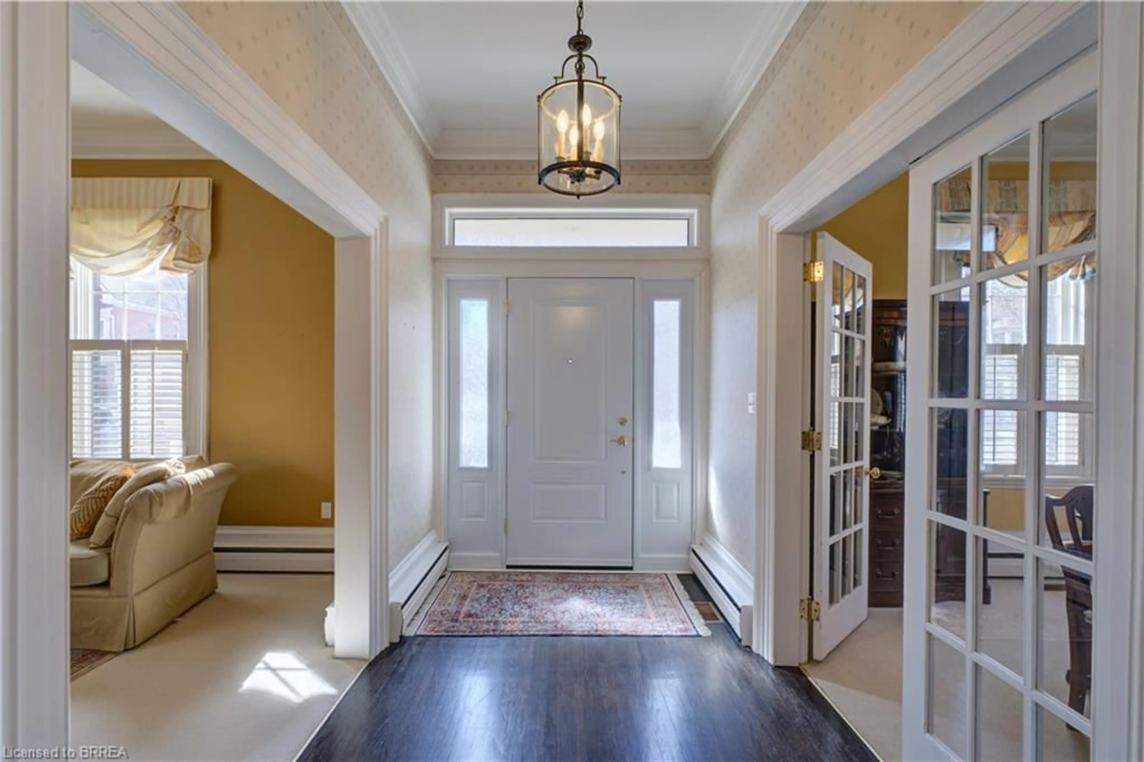 Indoor entryway for 53 William St, Brantford Ontario N3T 3K6