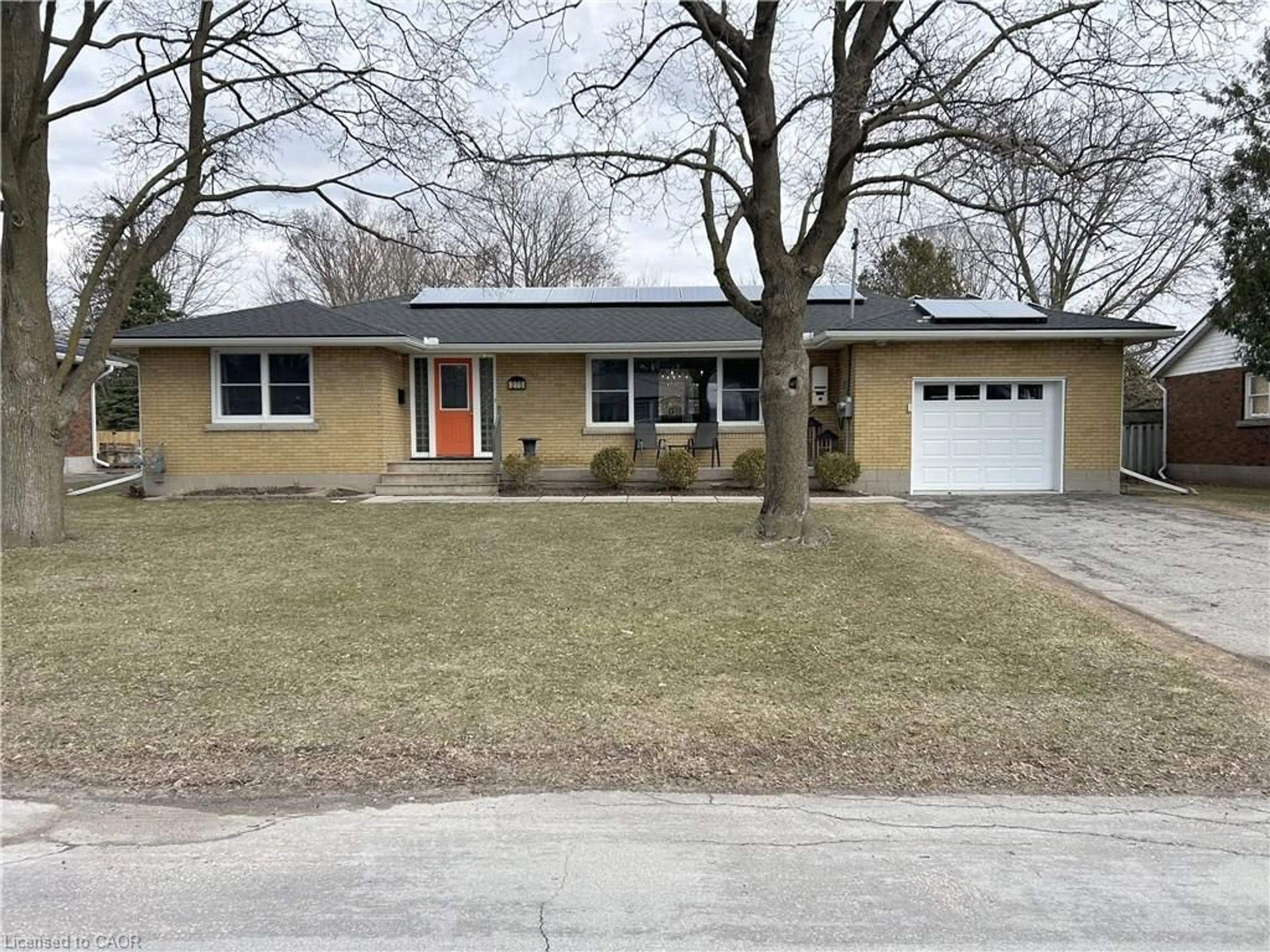 Unknown for 275 Leamon St, Waterford Ontario N0E 1Y0