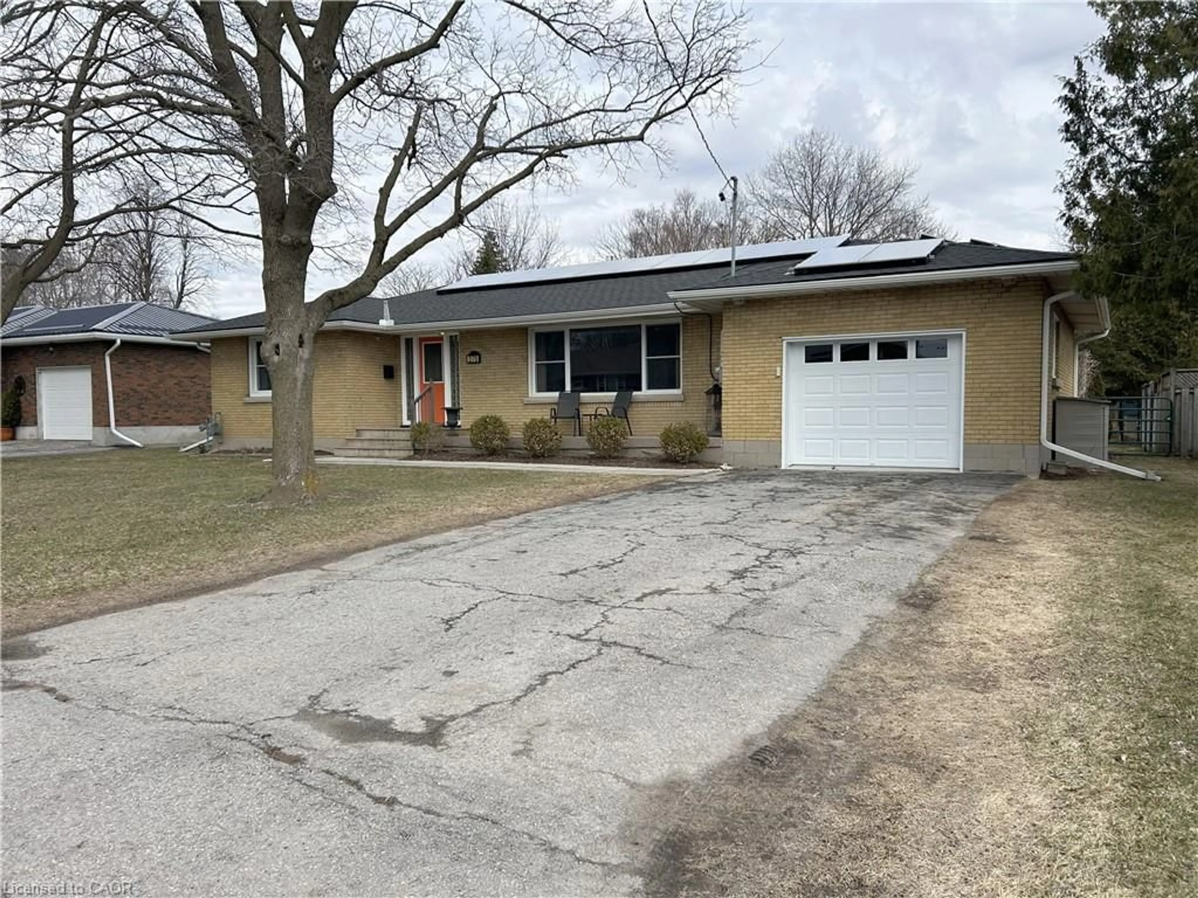 Unknown for 275 Leamon St, Waterford Ontario N0E 1Y0