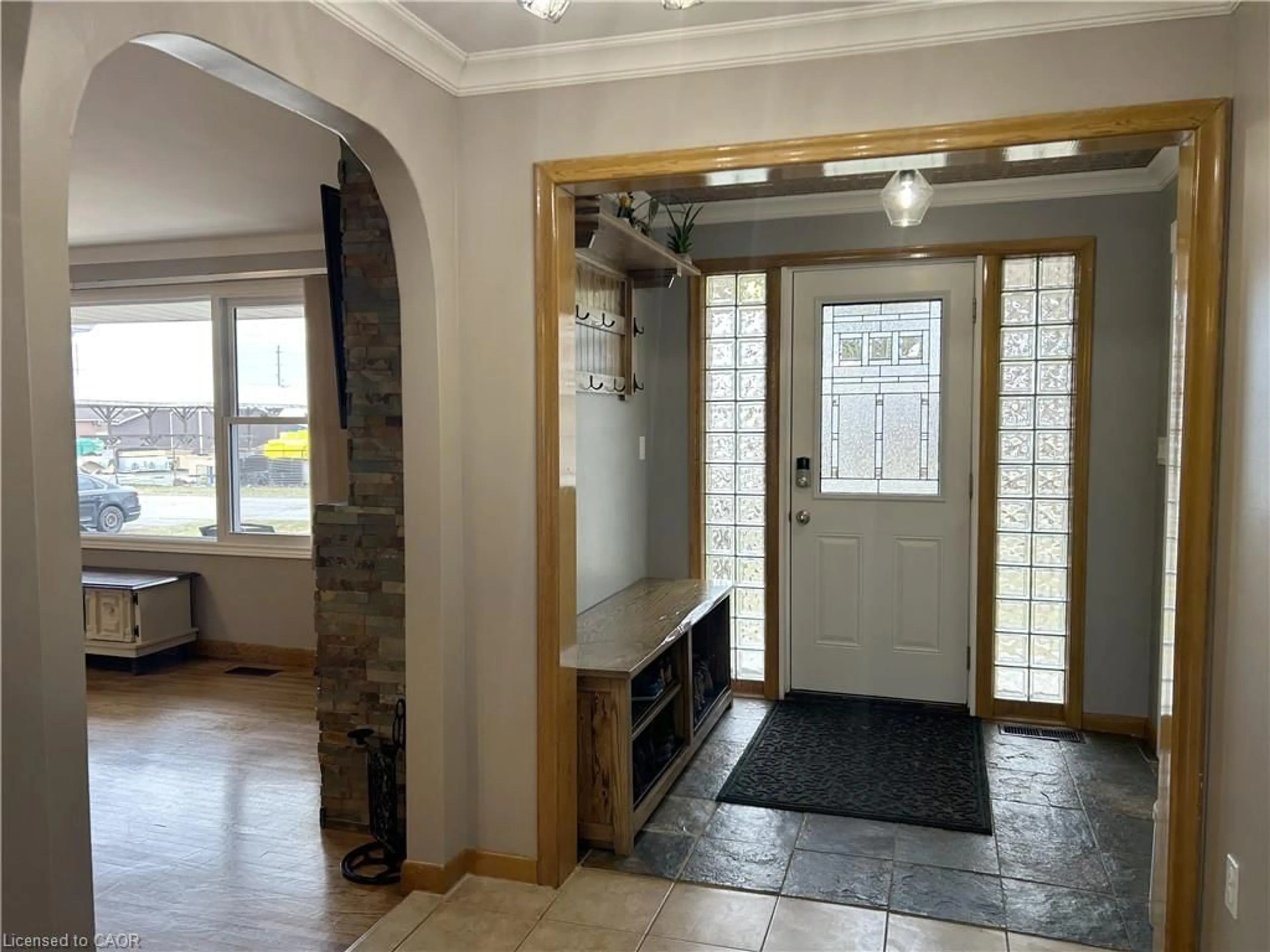 Indoor entryway for 275 Leamon St, Waterford Ontario N0E 1Y0