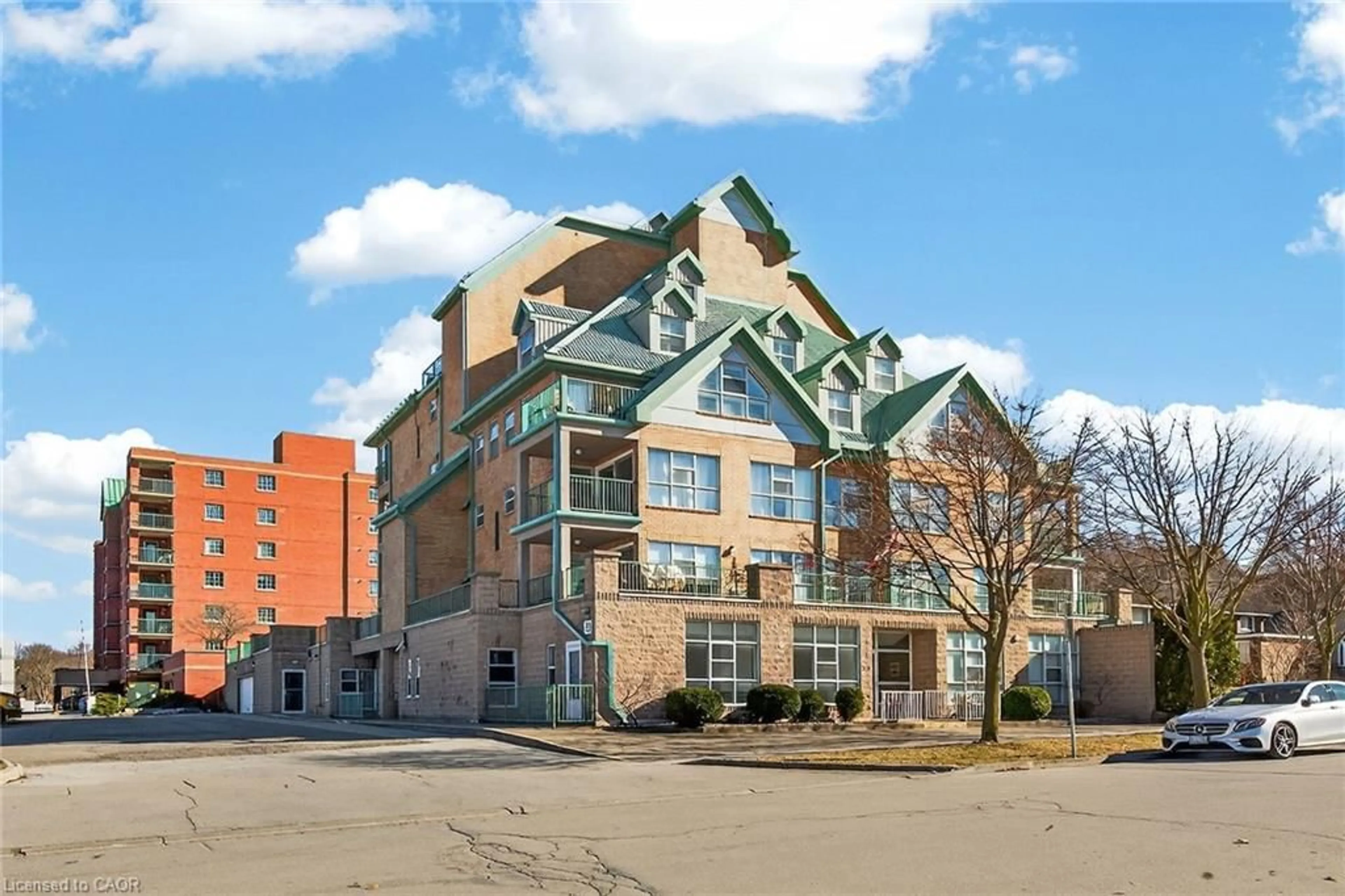 Unknown for 19 Lake Ave #303, Stoney Creek Ontario L8G 2V1