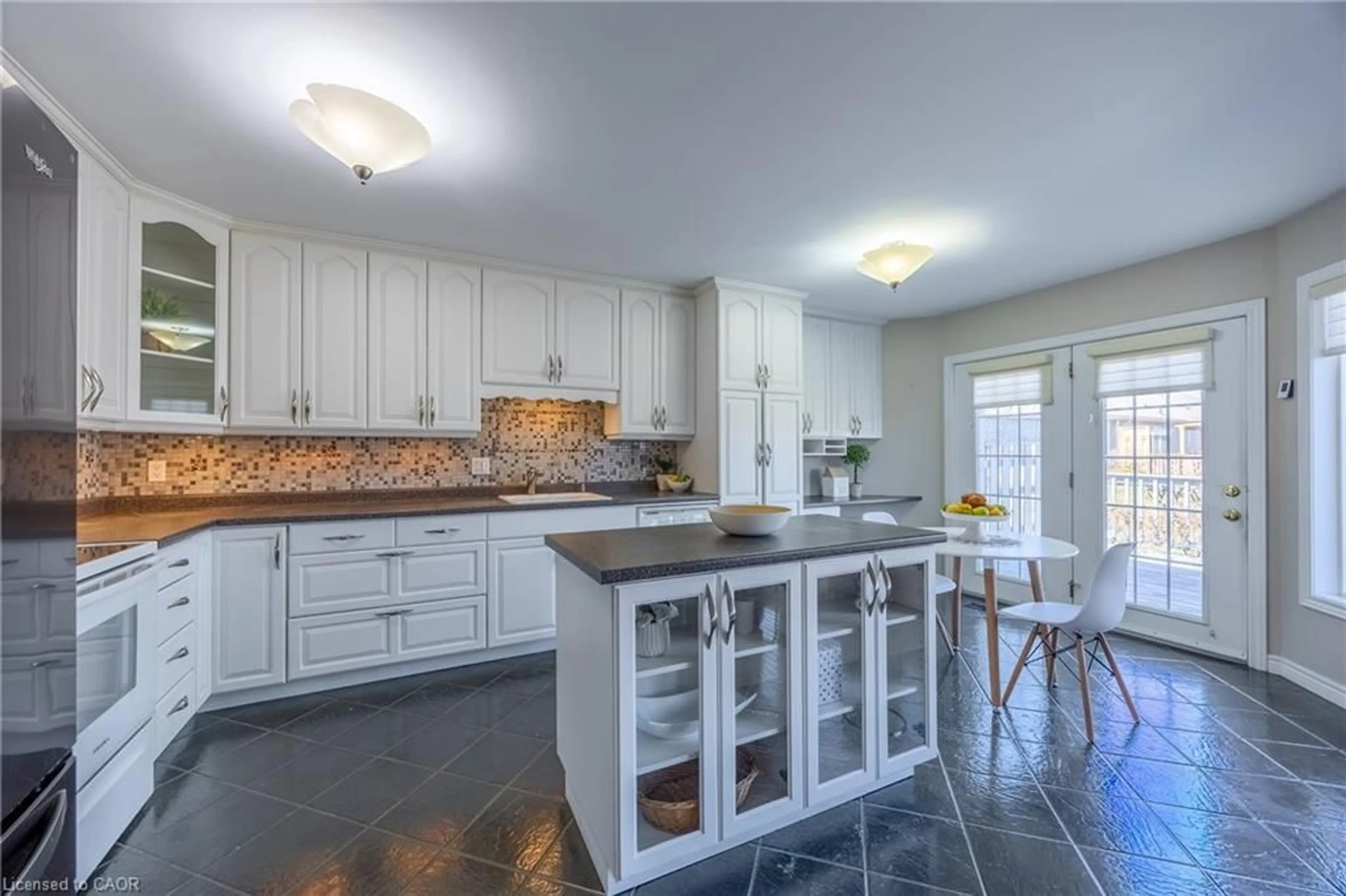 Open concept kitchen, ceramic/tile floor for 18 Carolina Way, Port Rowan Ontario N0E 1M0