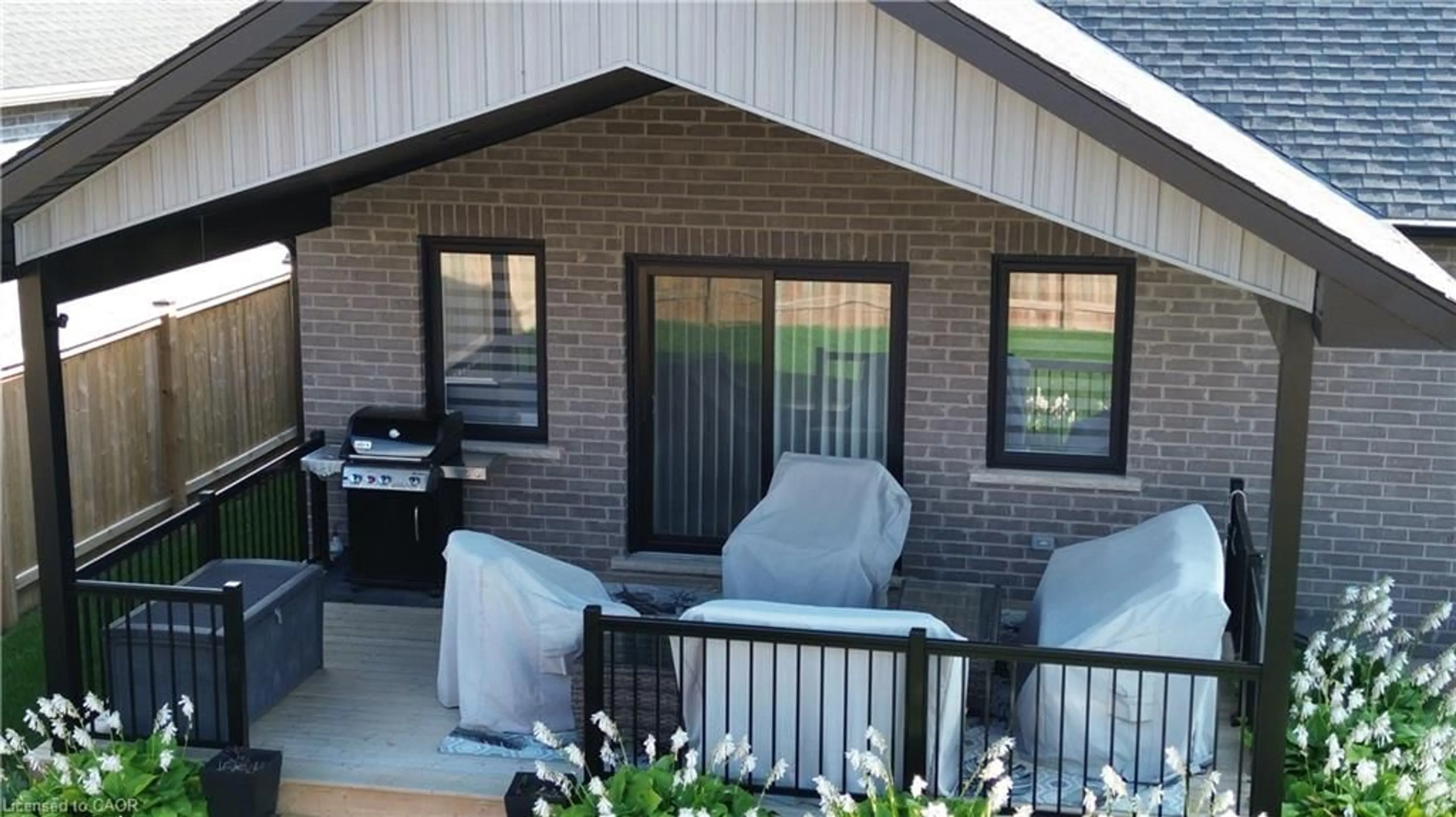 Patio, unknown for 1095 Kincaid St, Listowel Ontario N4W 0J8