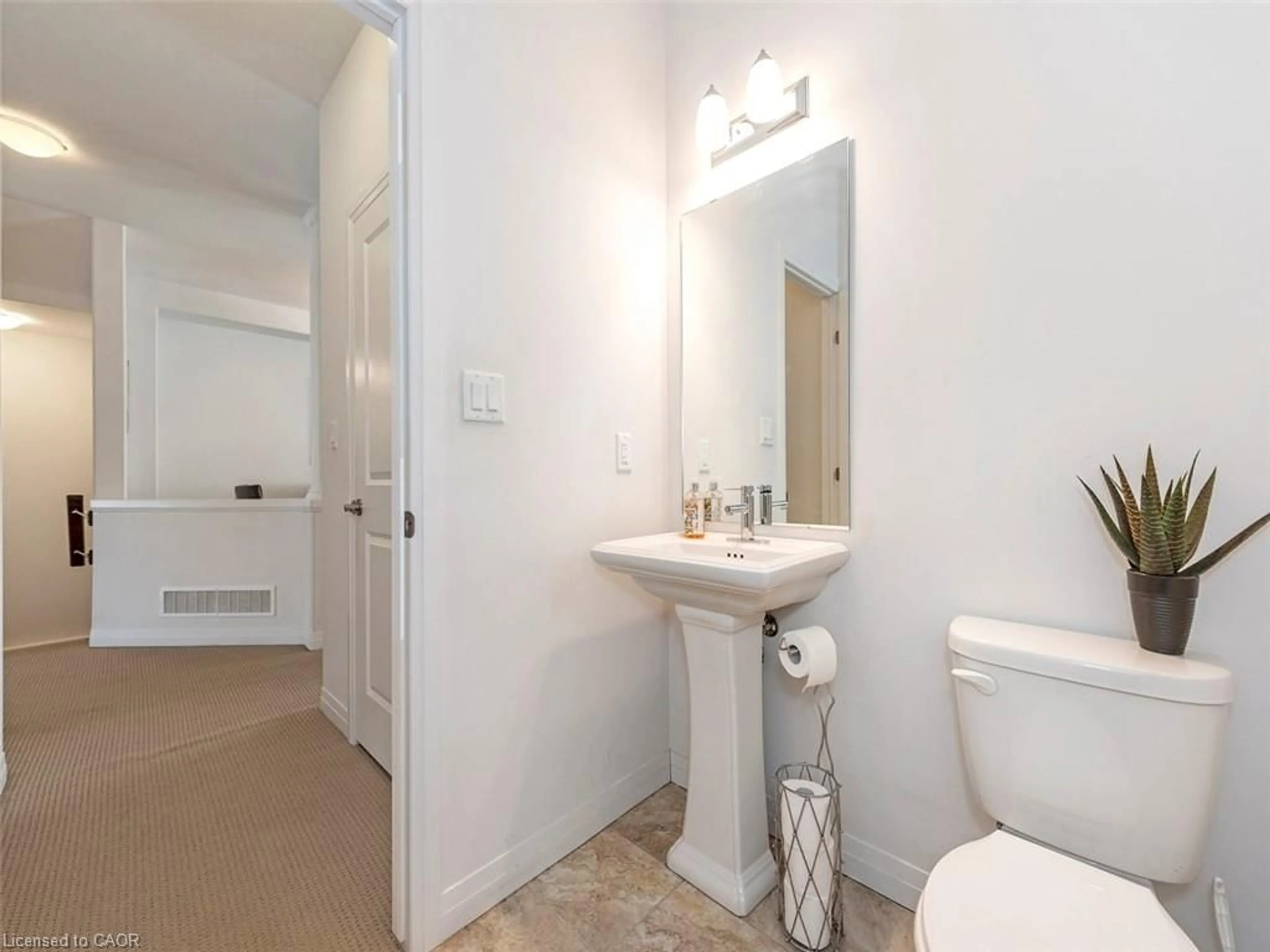 Standard bathroom, unknown for 4076 Healing St, Beamsville Ontario L3J 0S4