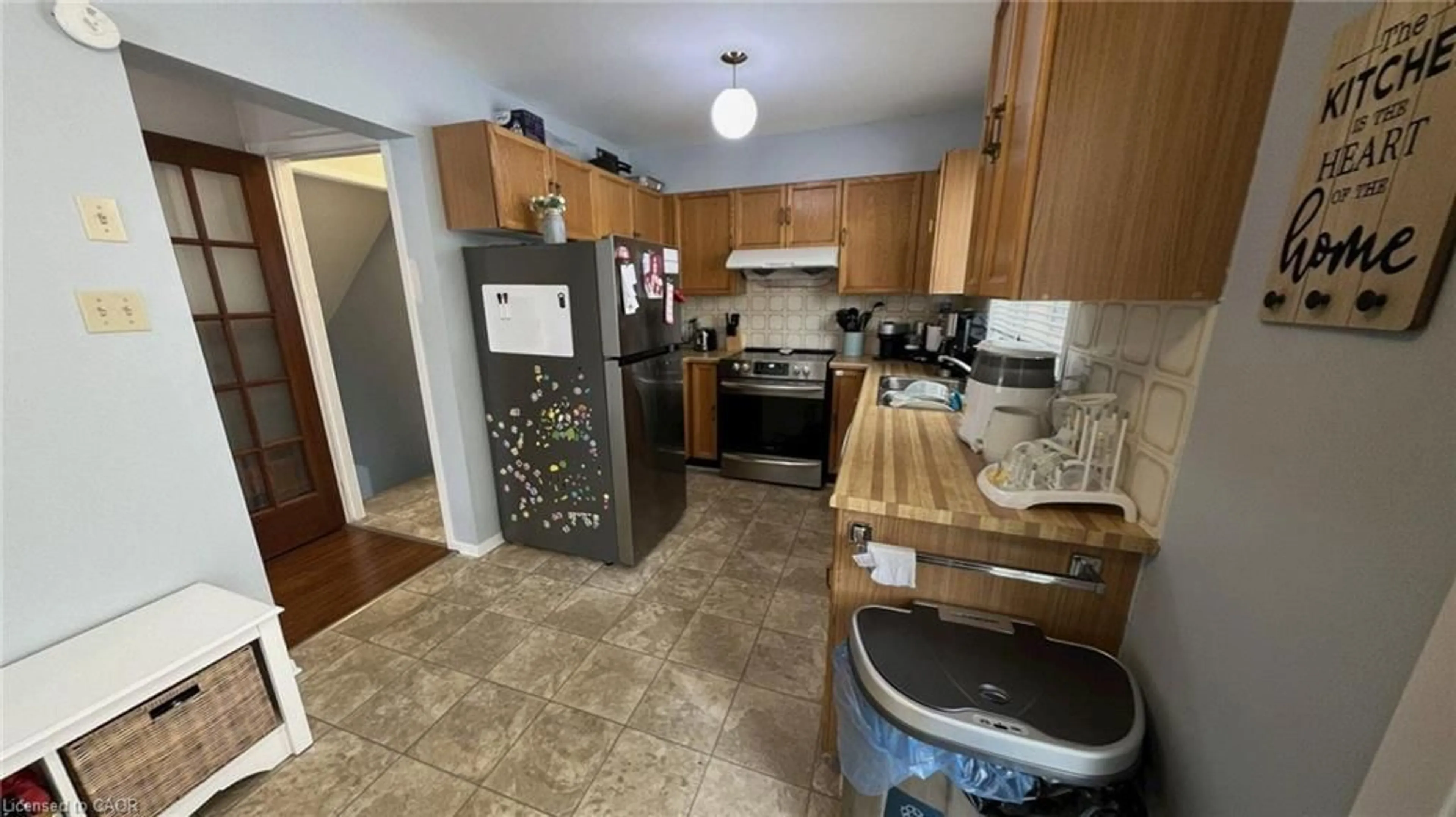 Standard kitchen, unknown for 1445 Gaultois Ave, Orleans Ontario K1C 3G7