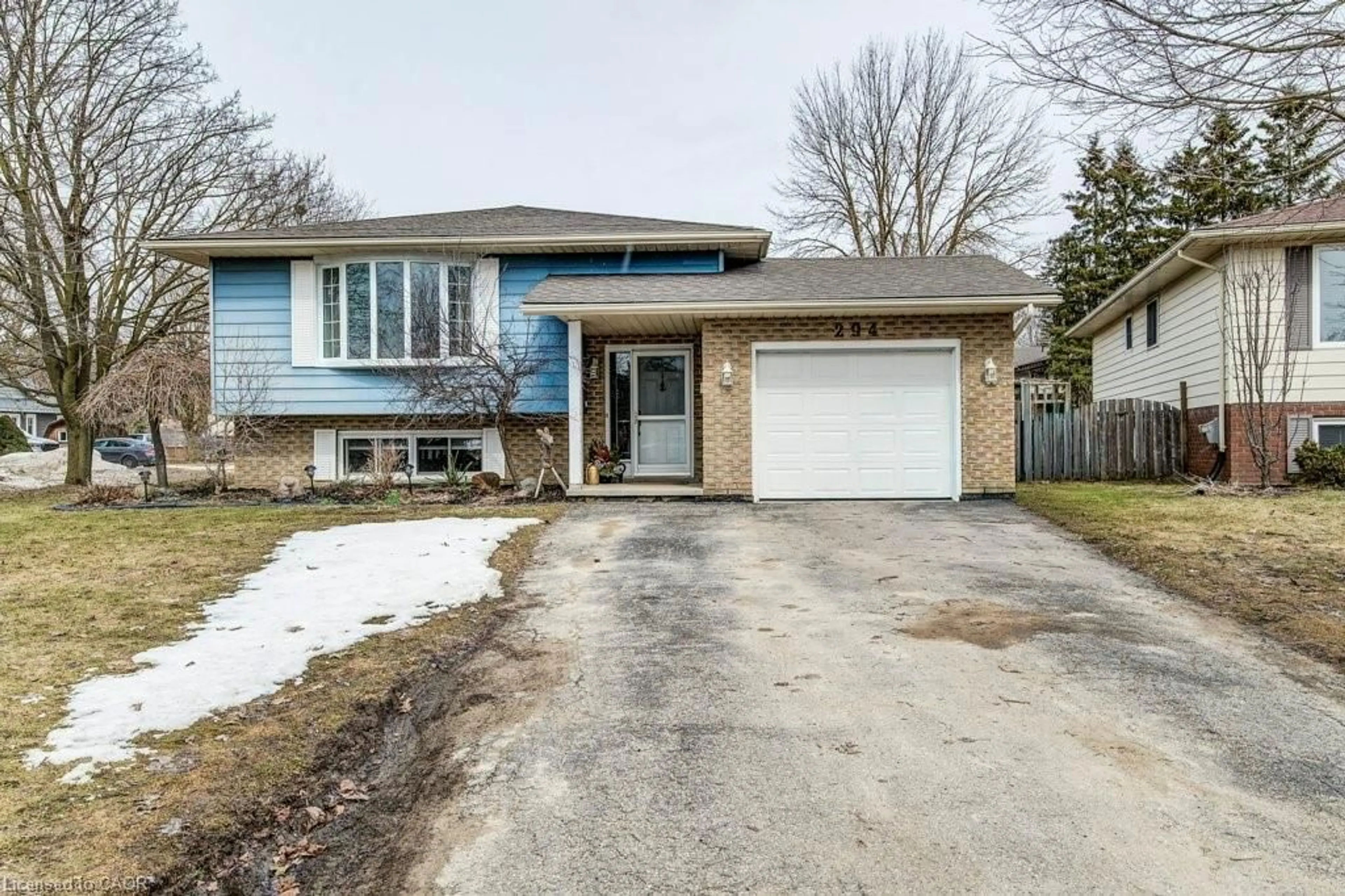 Unknown for 294 Forest Glen Dr, Mount Forest Ontario N0G 2L2