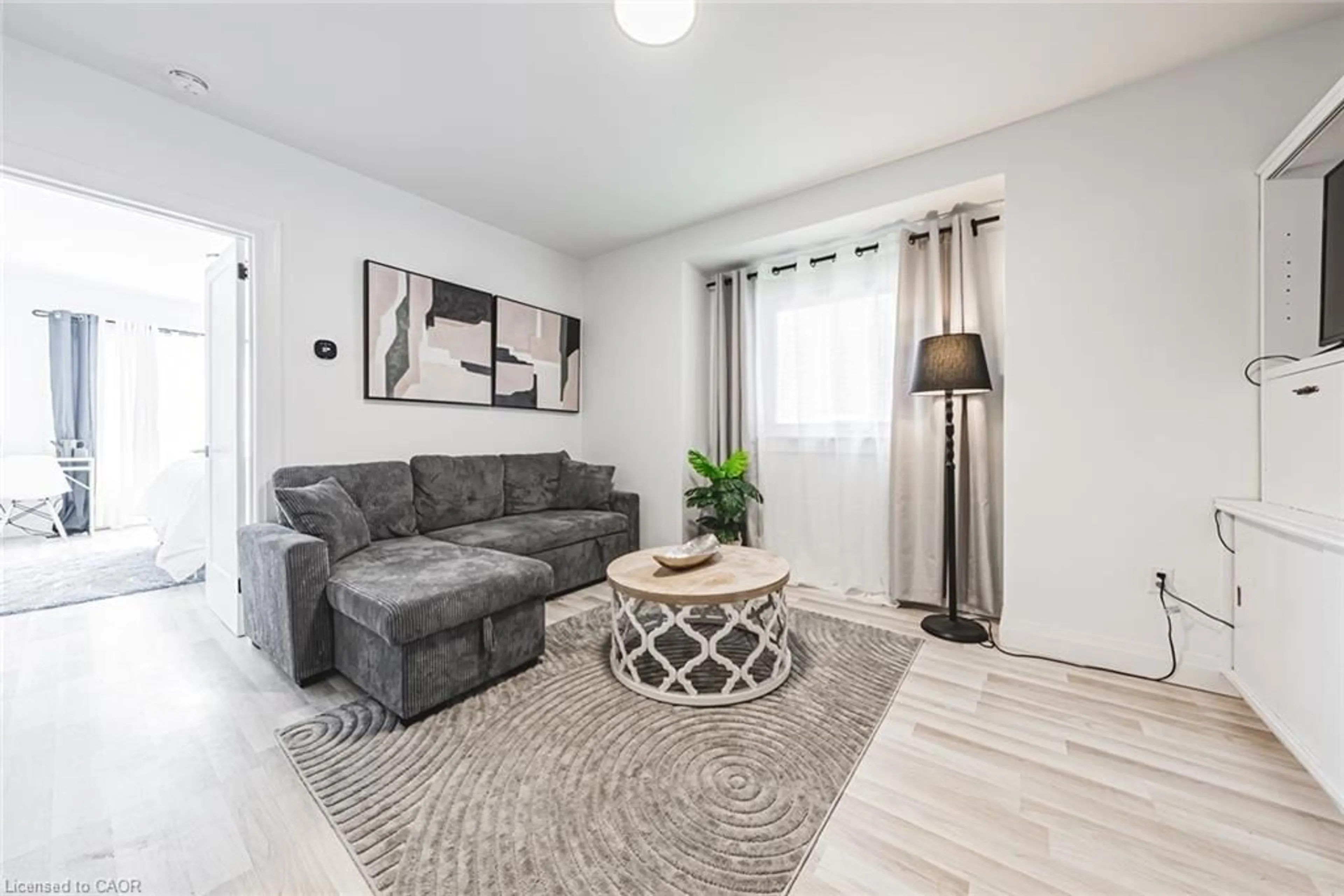 Living room with furniture, unknown for 196 Walnut St, Hamilton Ontario L8N 2M1