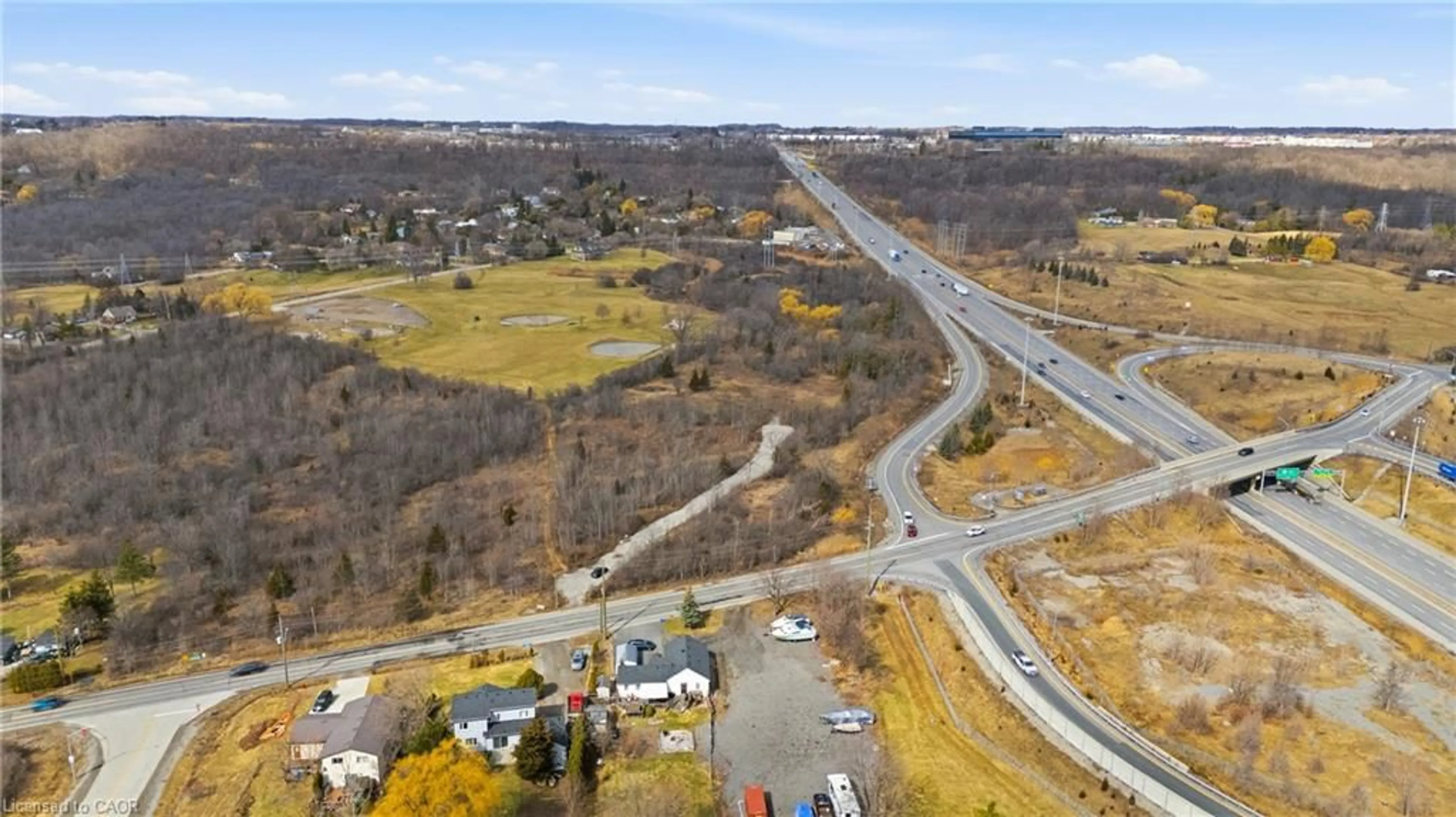 A pic from outside/outdoor area/front of a property/back of a property/a pic from drone, street for 715 York Rd, Dundas Ontario L8R 2A4