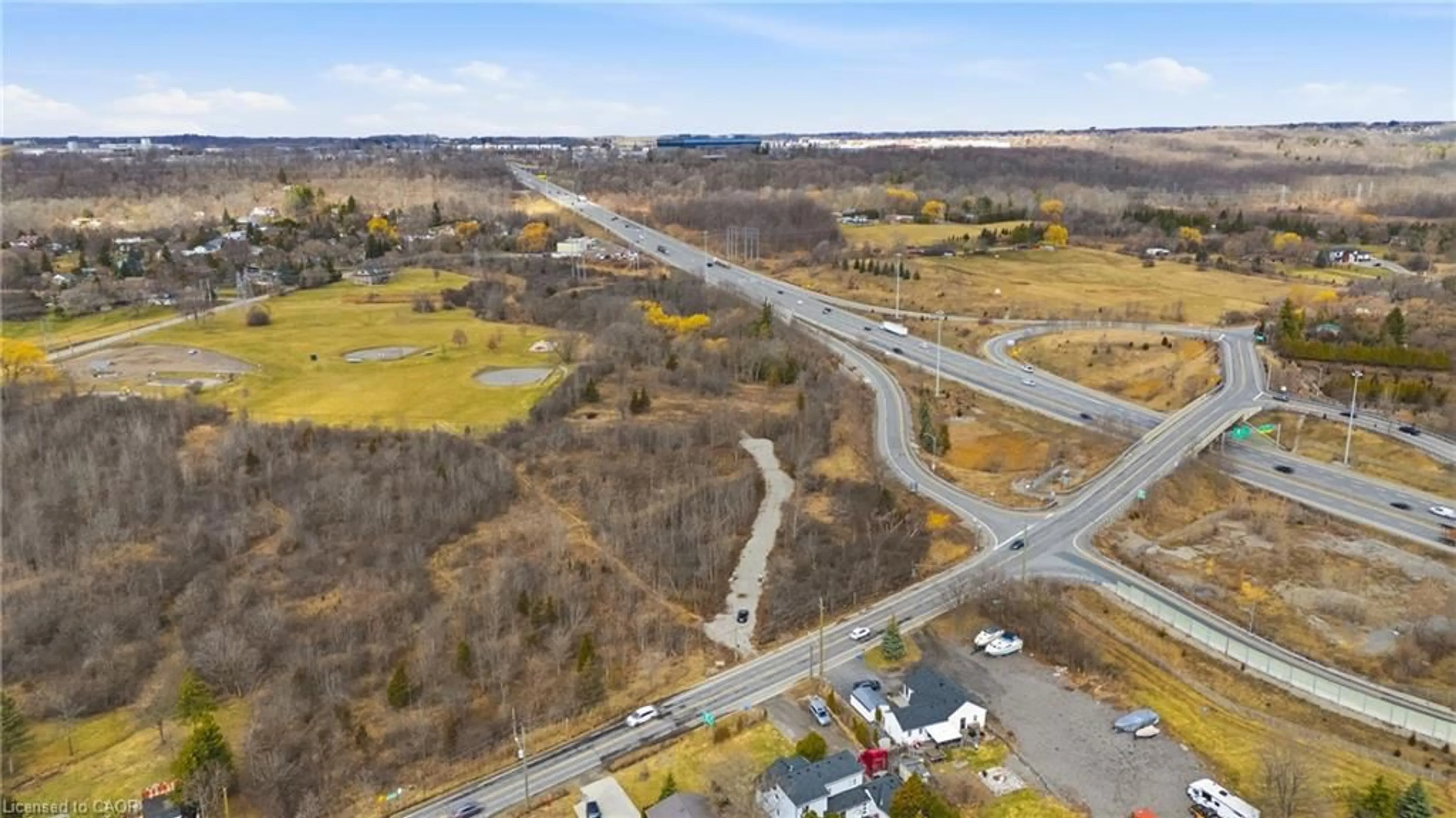 A pic from outside/outdoor area/front of a property/back of a property/a pic from drone, street for 715 York Rd, Dundas Ontario L8R 2A4