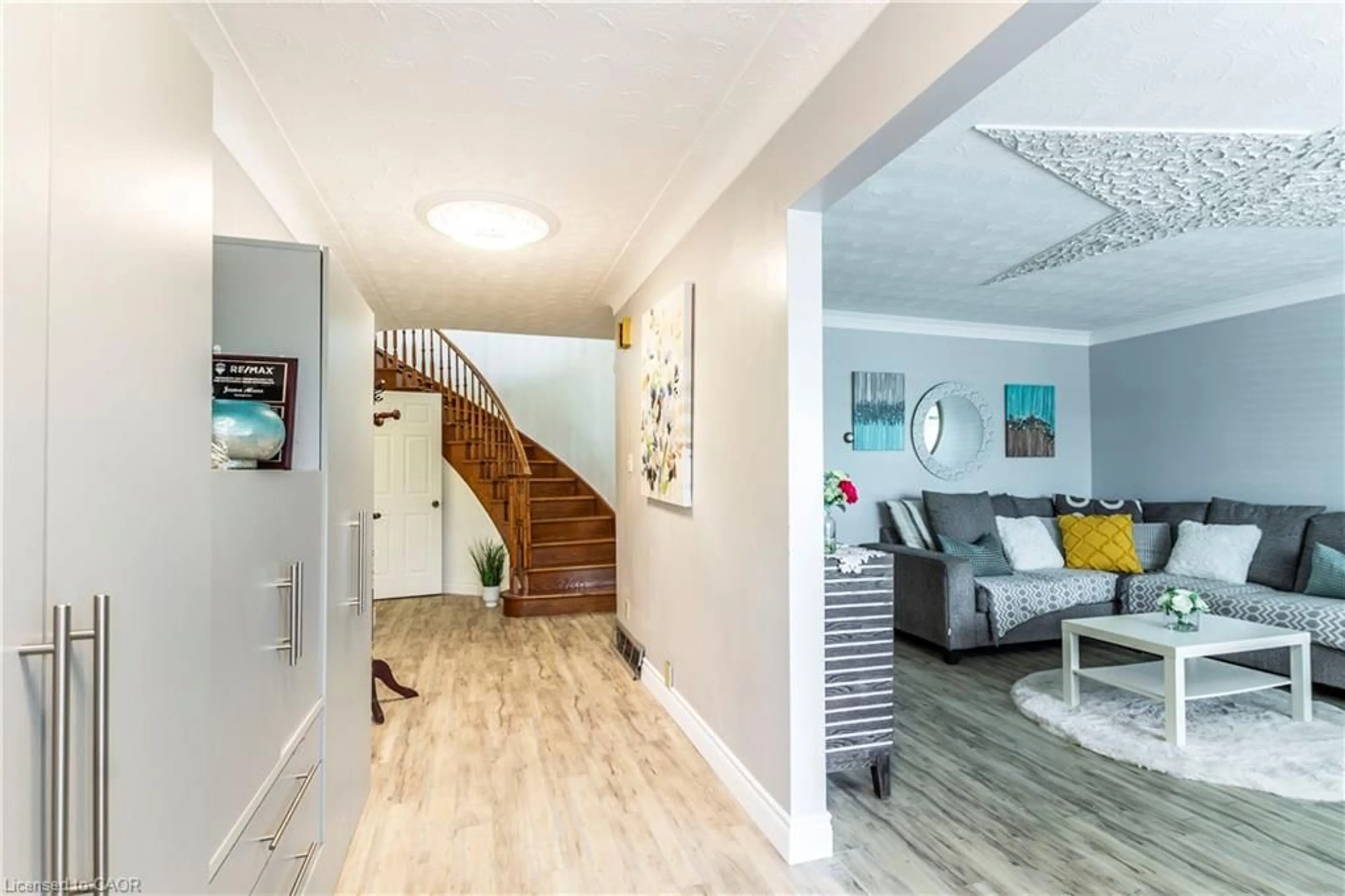 Unknown for 404 Queenston Rd, Hamilton Ontario L8K 1J2