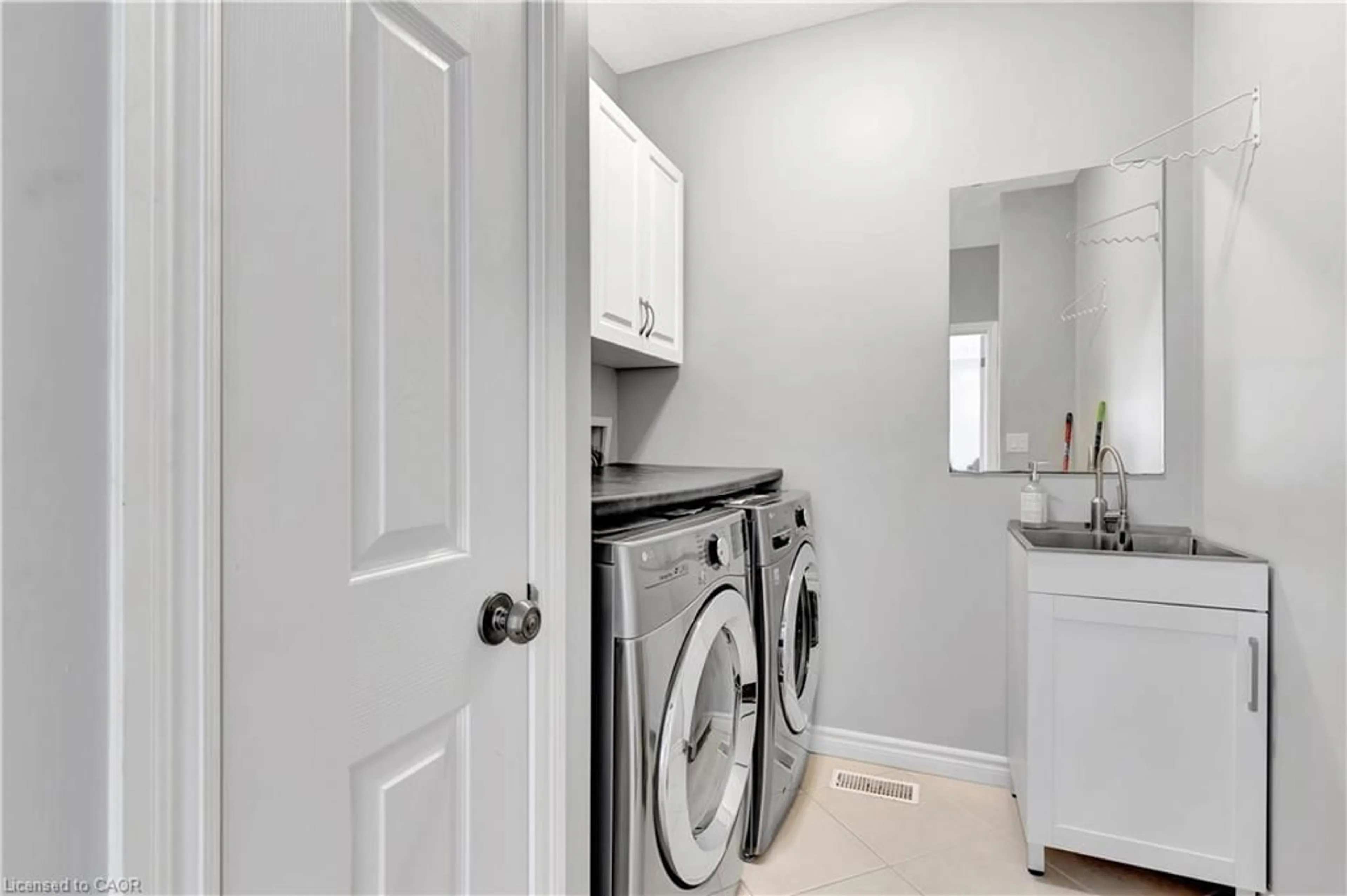 Laundry room for 510 Forest Gate Cres, Waterloo Ontario N2V 2X2
