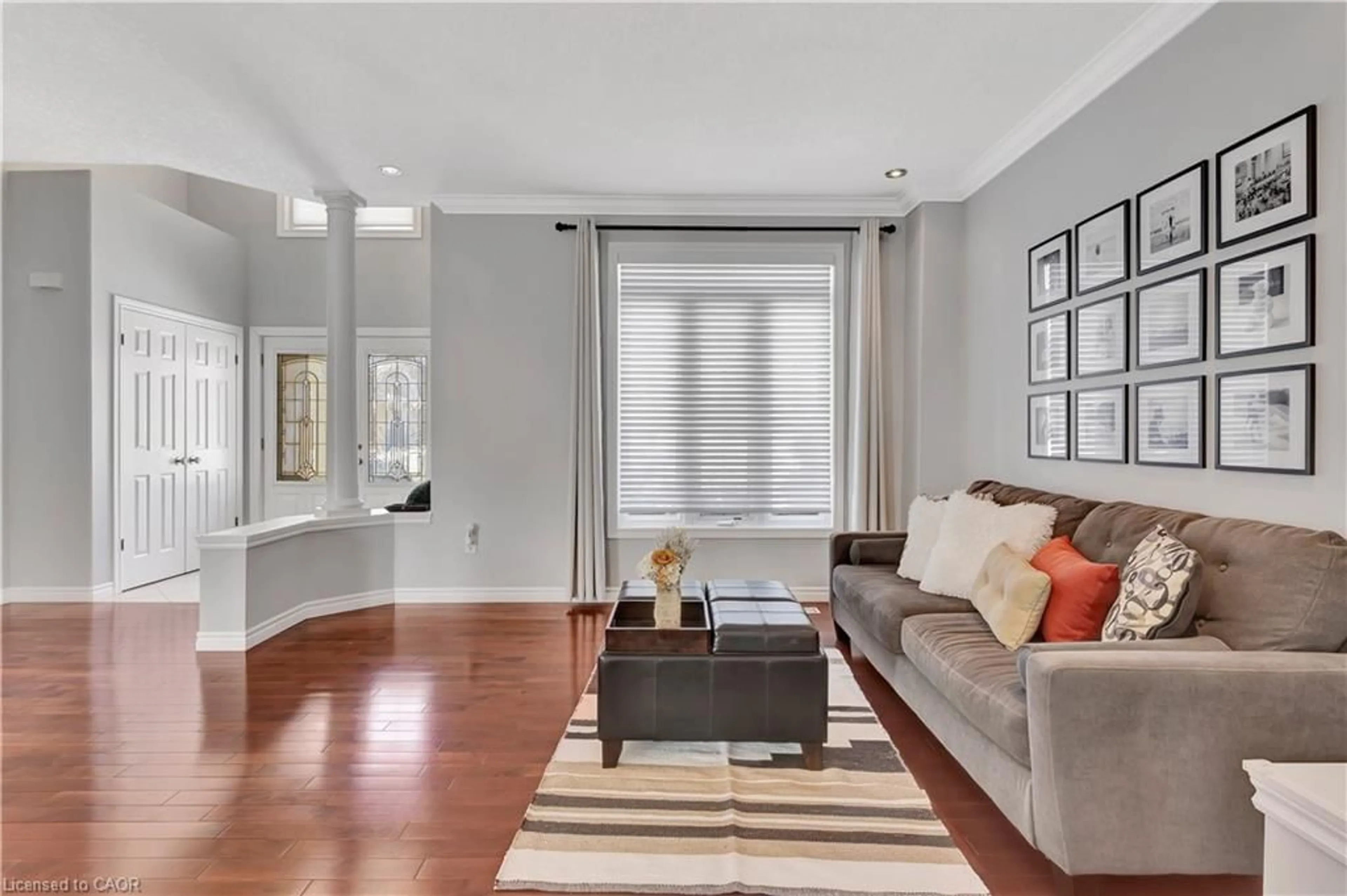 Living room with furniture, unknown for 510 Forest Gate Cres, Waterloo Ontario N2V 2X2