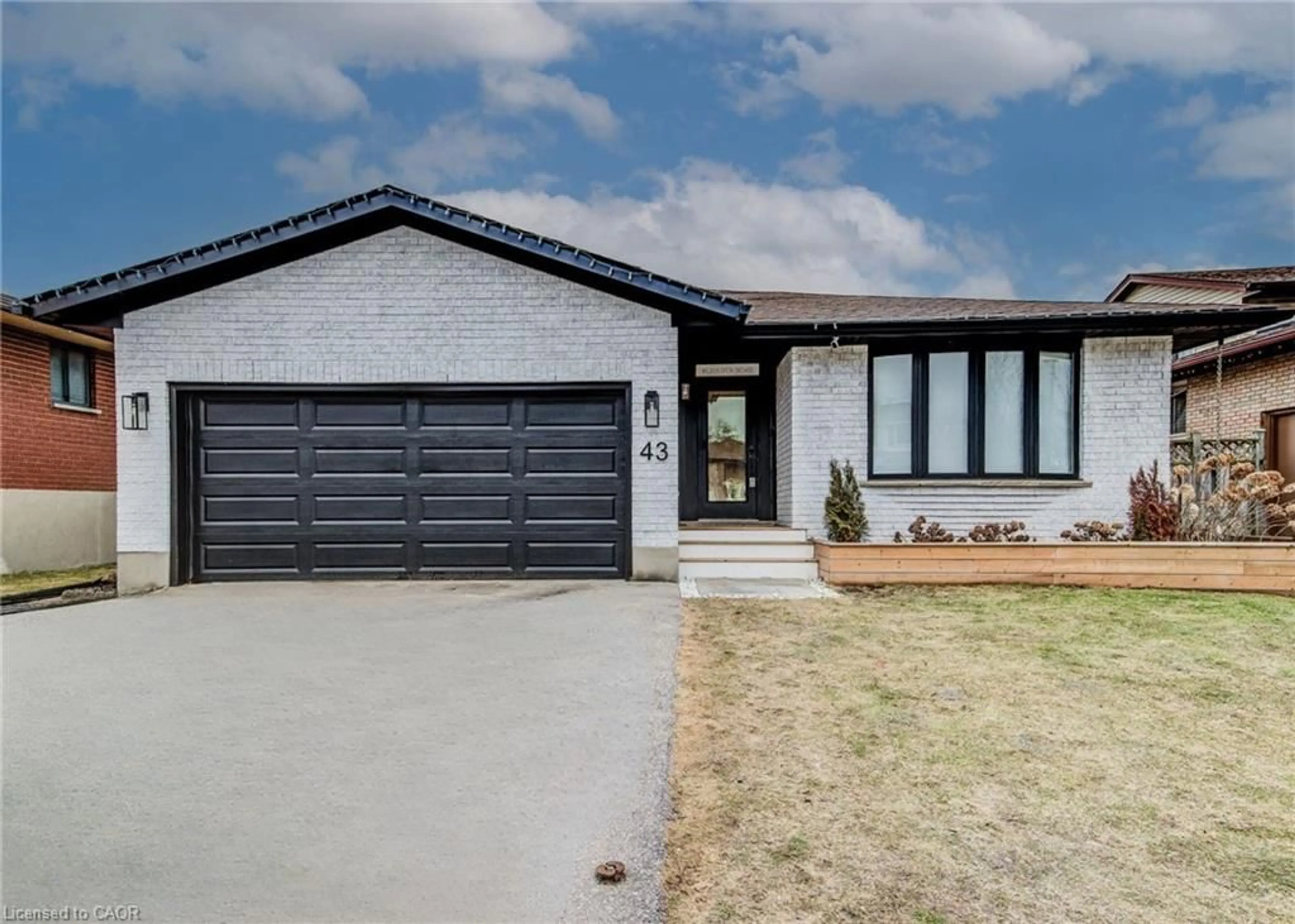 Home with brick exterior material, street for 43 Southview Cres, Cambridge Ontario N1P 1A3