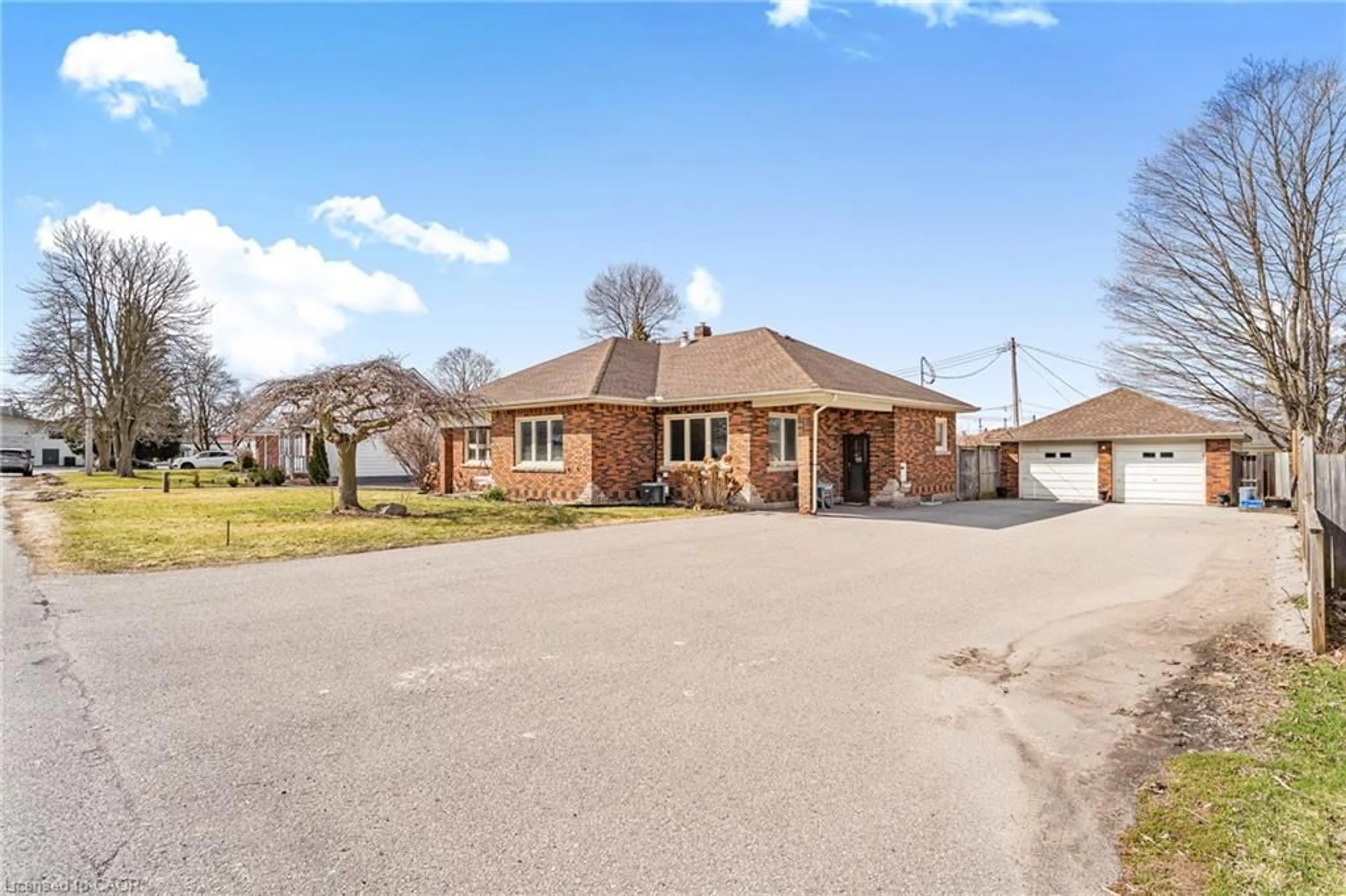 A pic from outside/outdoor area/front of a property/back of a property/a pic from drone, street for 440 Churchill Ave, Delhi Ontario N4B 2P9