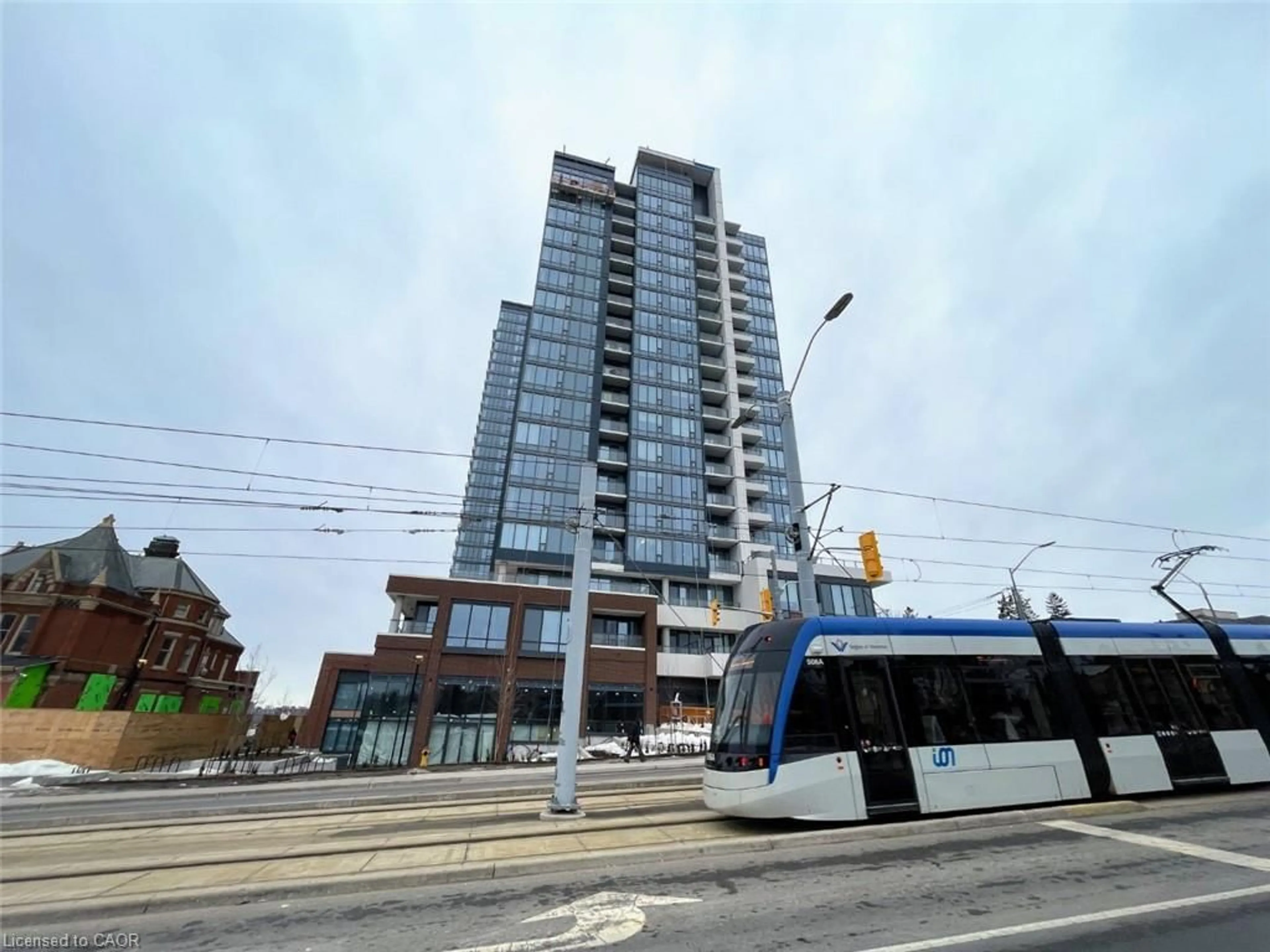 Indoor foyer for 5 Wellington St #1712, Kitchener Ontario N2G 0E3