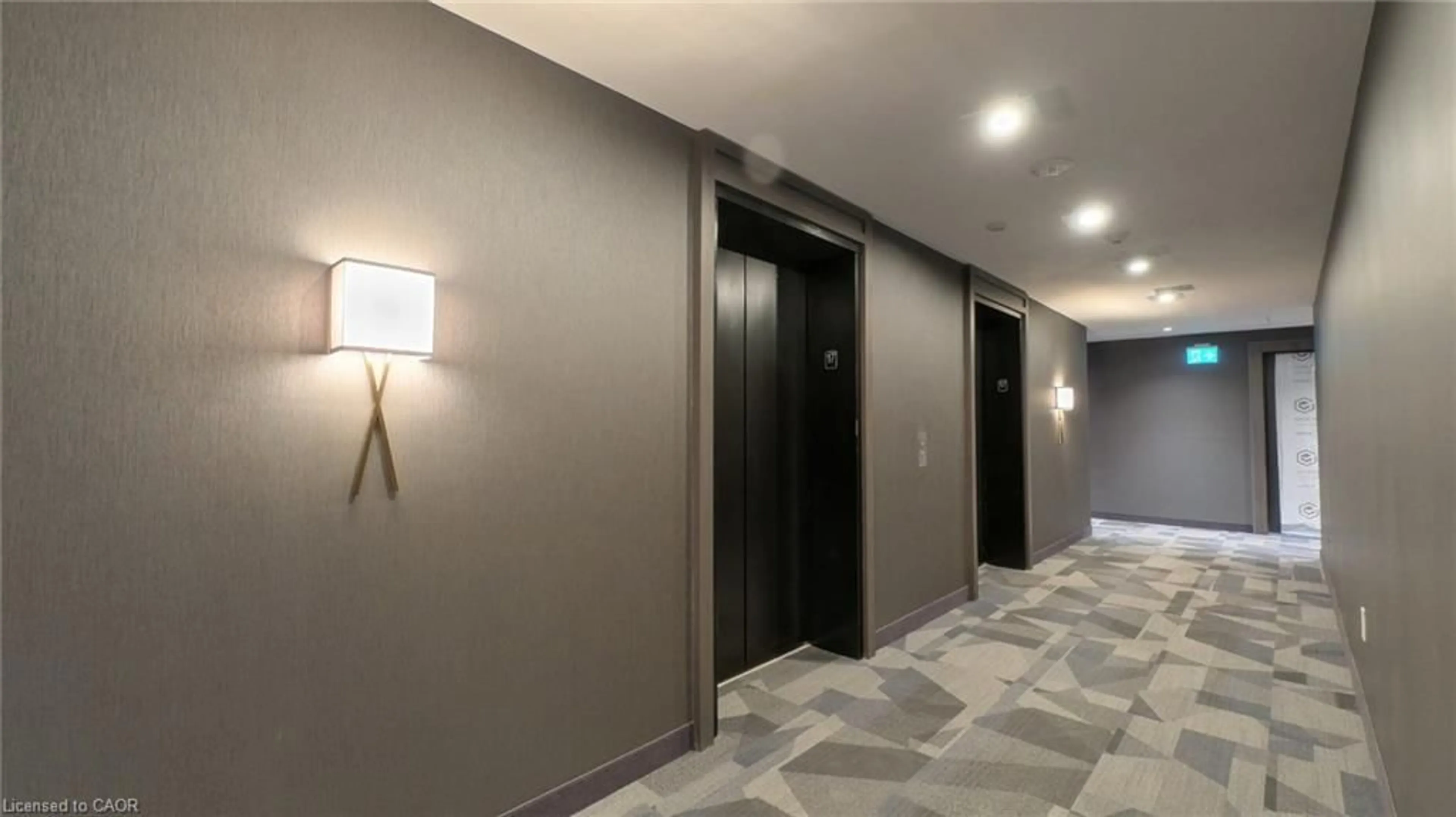 Indoor foyer for 5 Wellington St #1712, Kitchener Ontario N2G 0E3