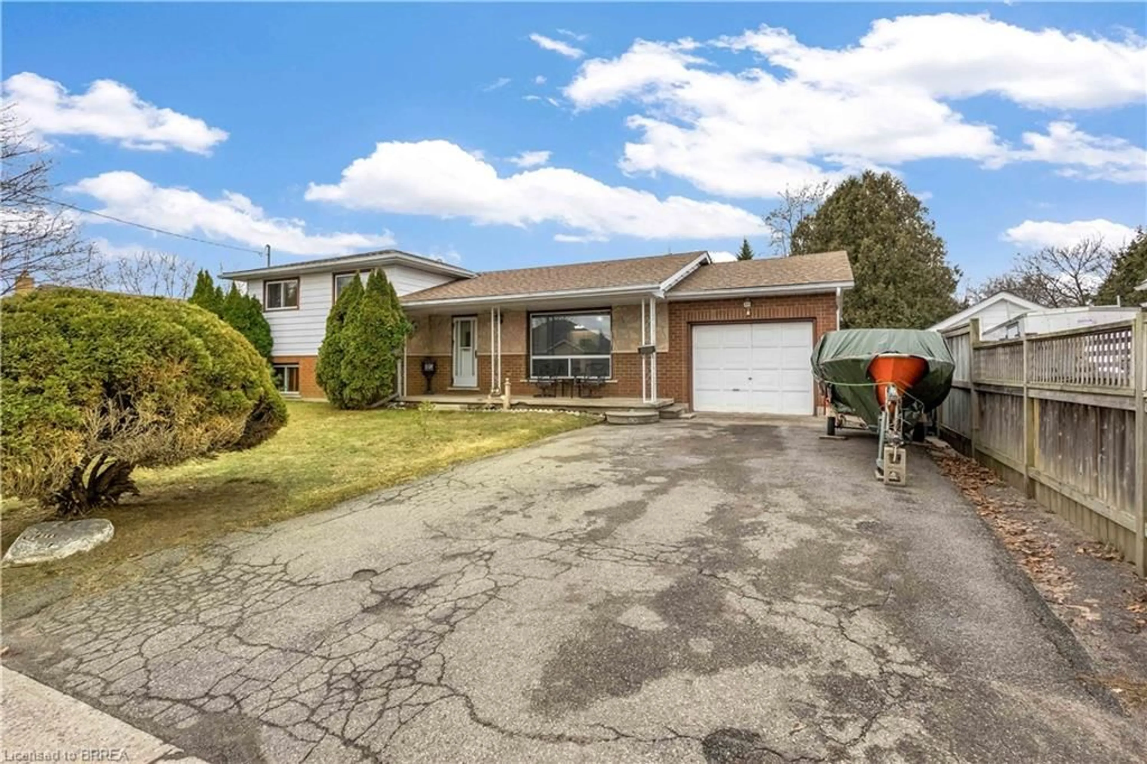 Unknown for 52 Charles St, Brantford Ontario N3T 1B3