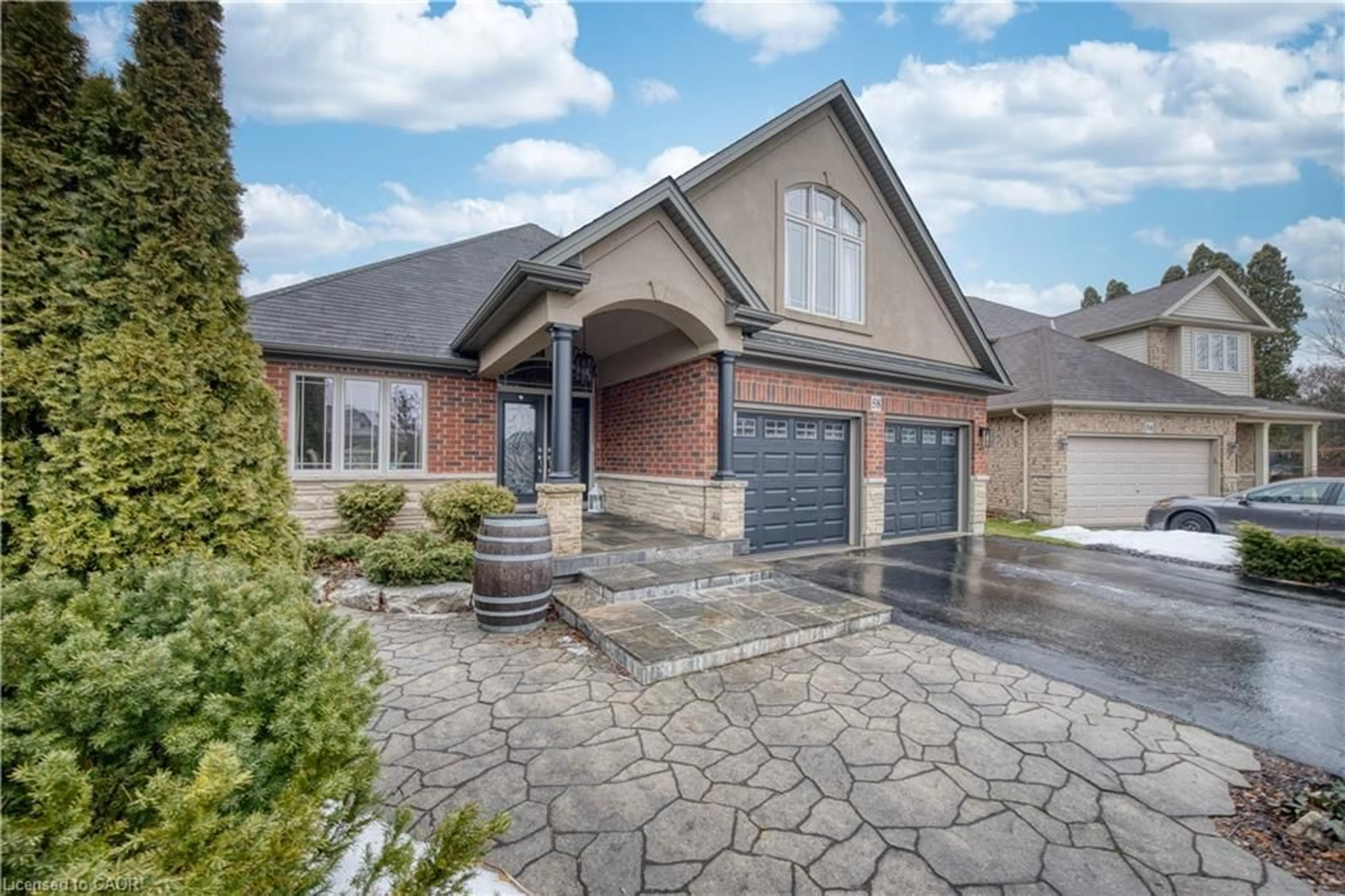 Home with brick exterior material, street for 58 Tulip St, Grimsby Ontario L3M 0B8