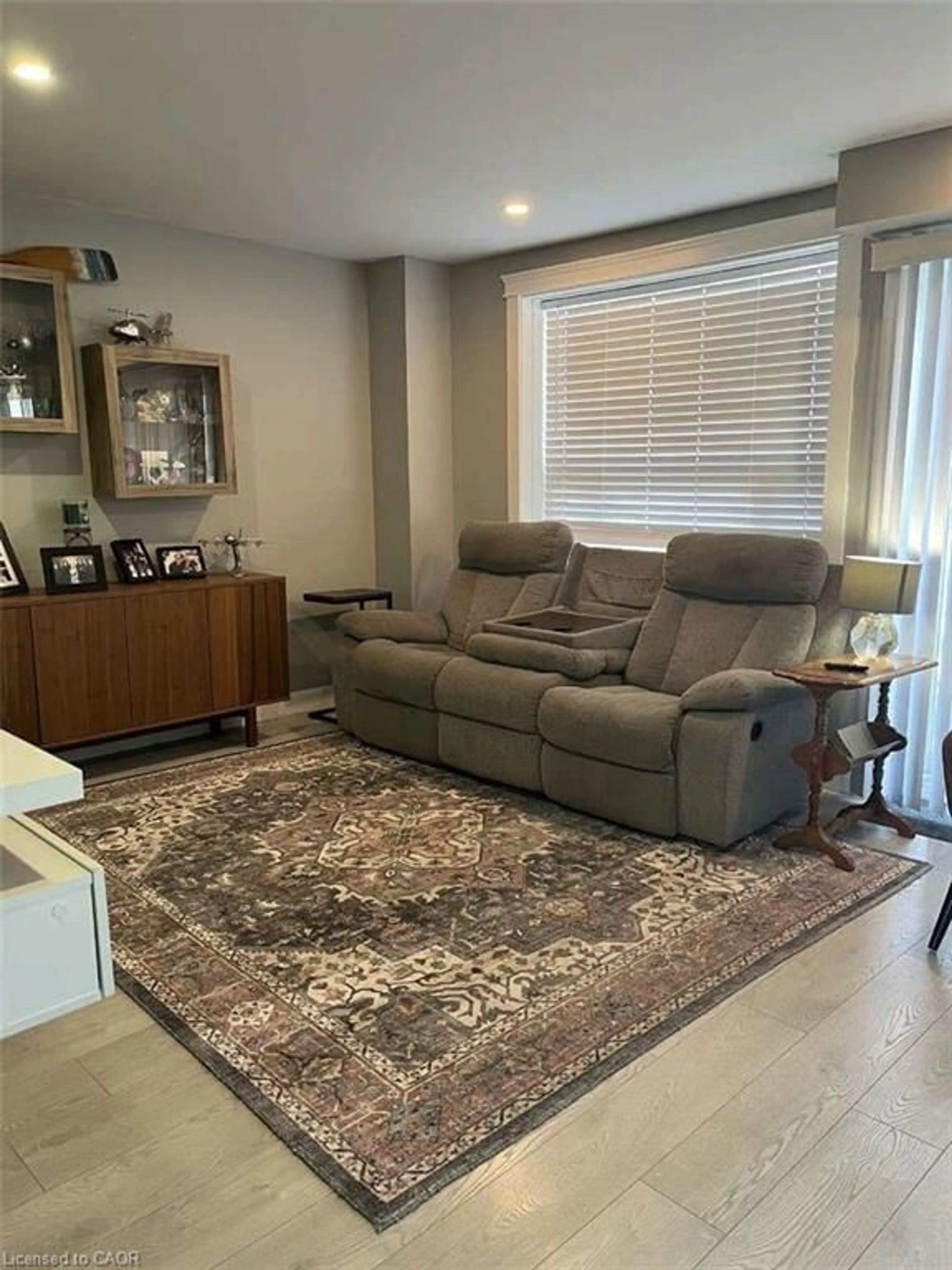 Living room with furniture, unknown for 735 Beach Blvd, Hamilton Ontario L8H 6Y5