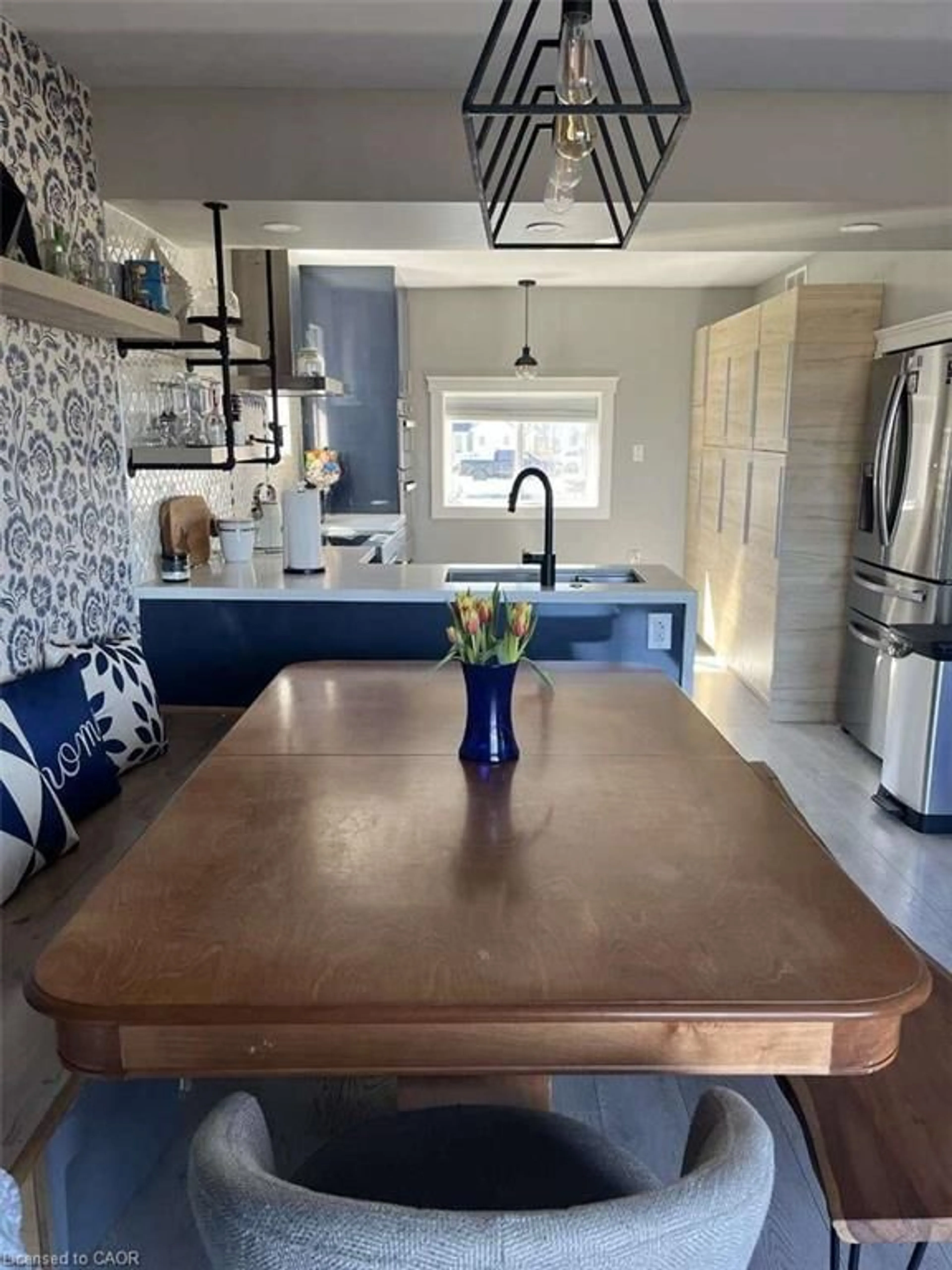 Open concept kitchen, ceramic/tile floor for 735 Beach Blvd, Hamilton Ontario L8H 6Y5