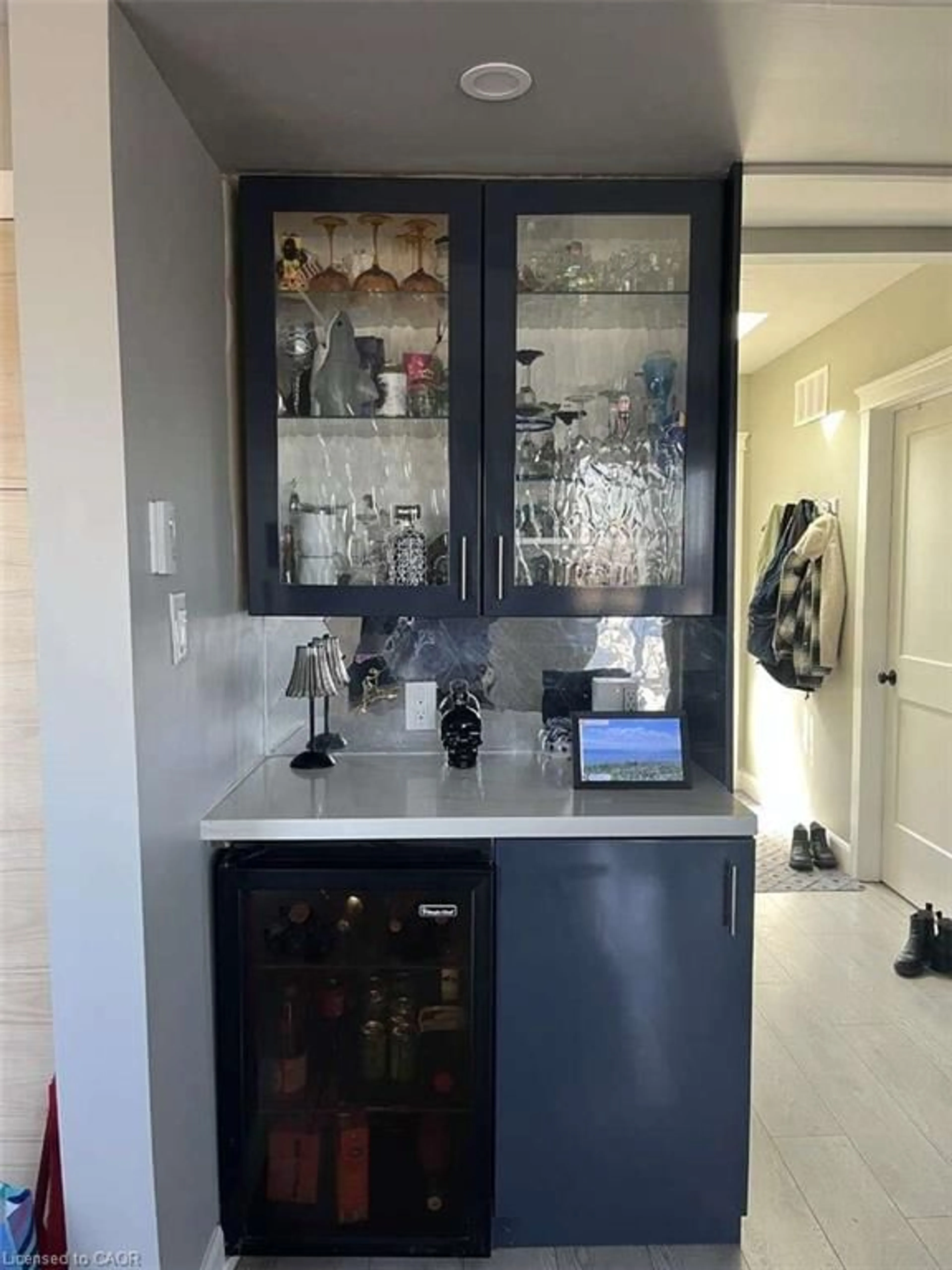 Contemporary kitchen, ceramic/tile floor for 735 Beach Blvd, Hamilton Ontario L8H 6Y5