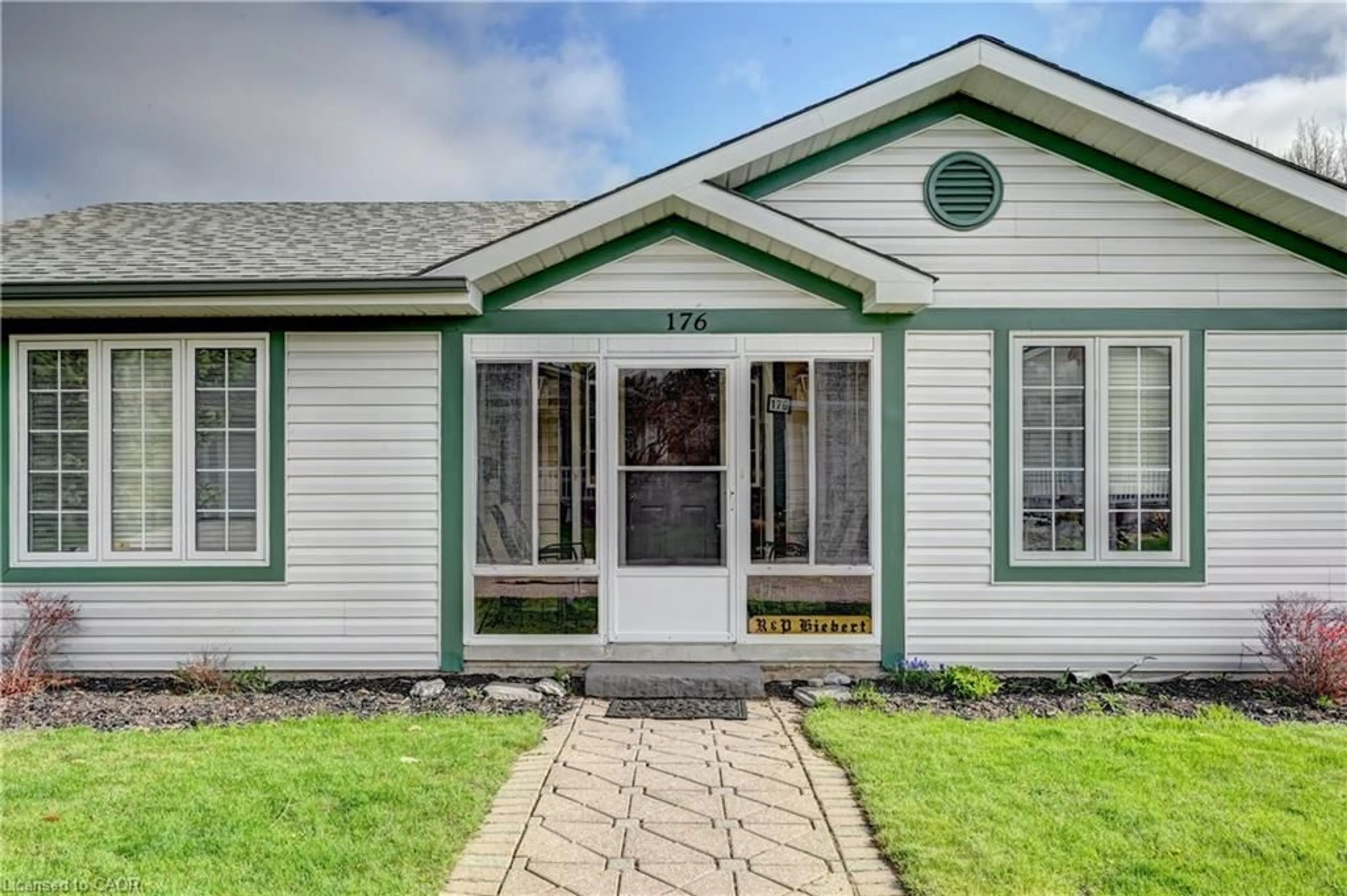 Home with vinyl exterior material, street for 176 Wesley Cres, Waterloo Ontario N2J 4G8