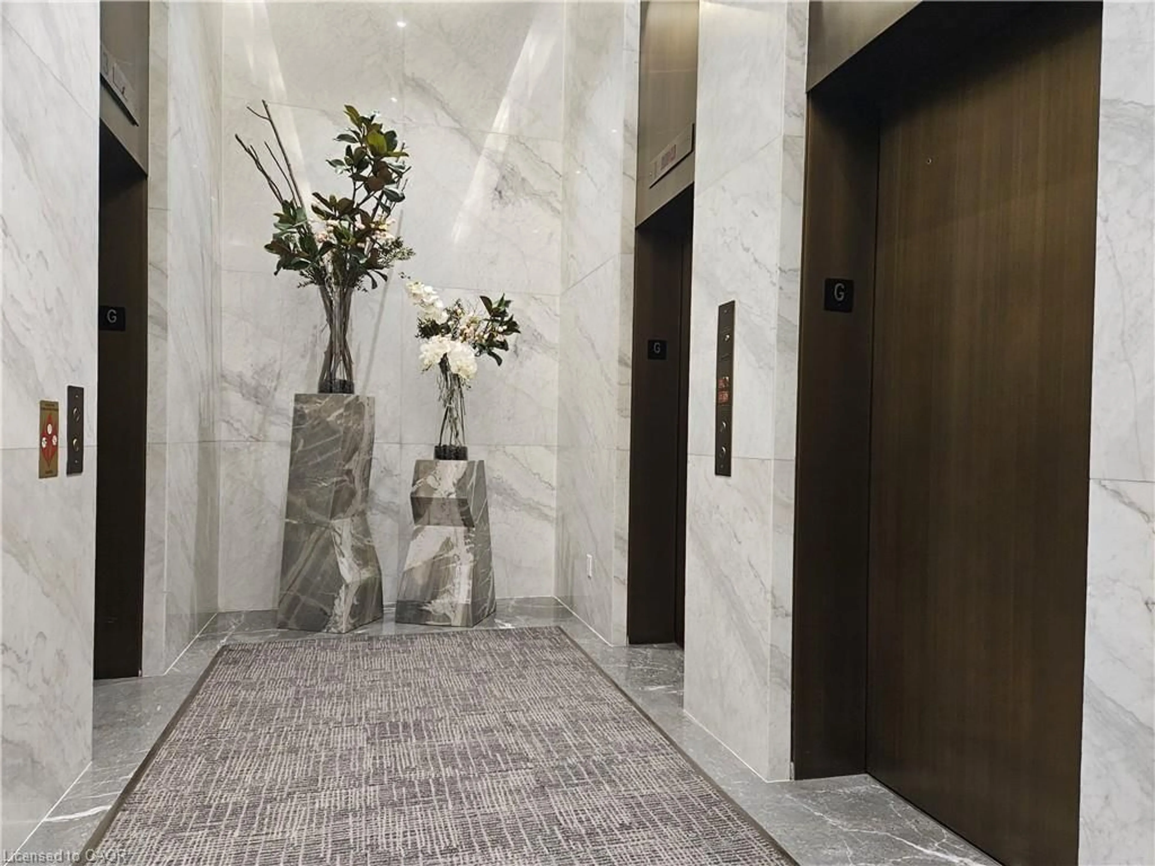 Indoor foyer for 200 Bloor St #1802, Toronto Ontario M5S 1T8