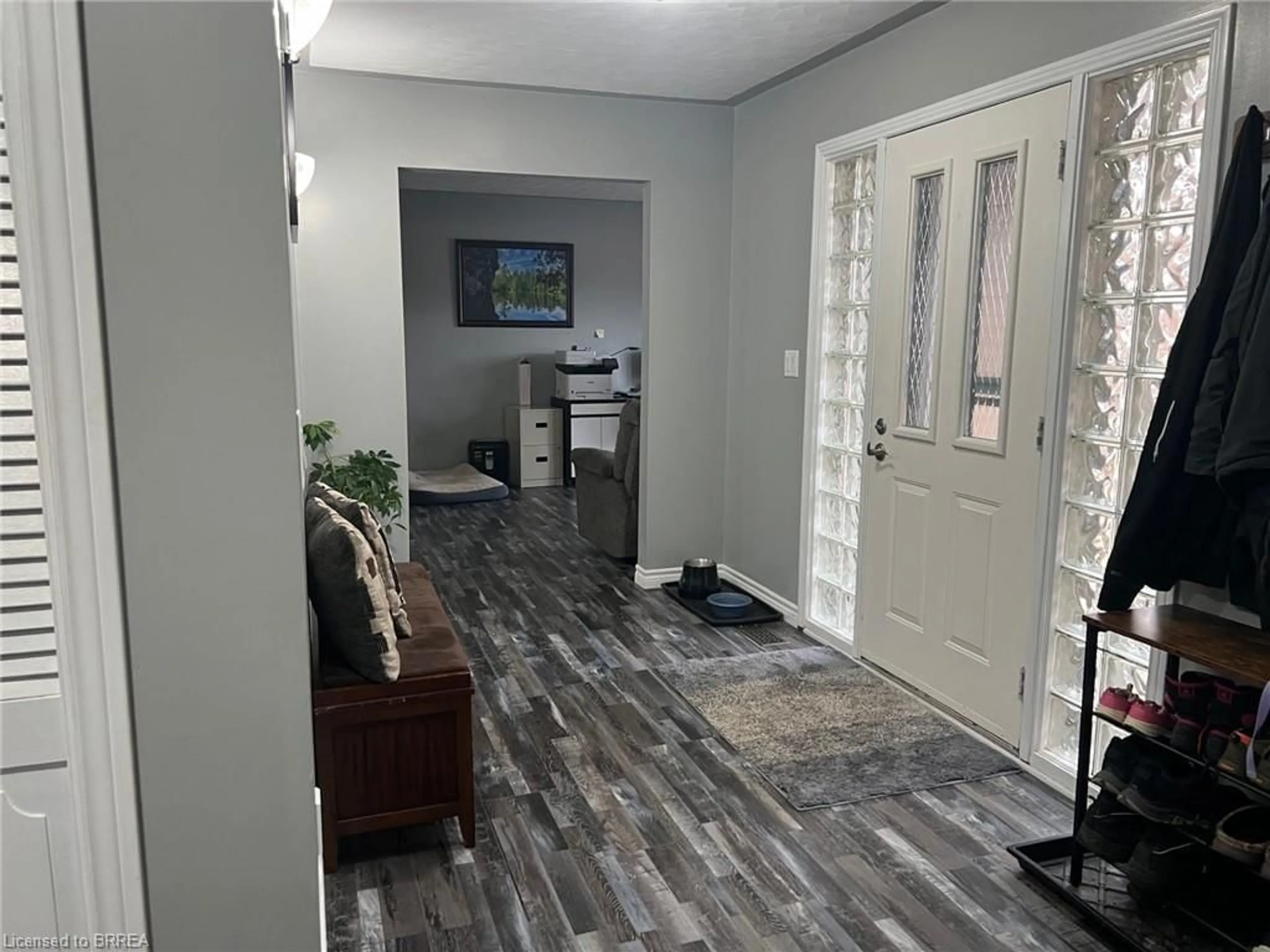 Indoor entryway for 5 Baltic Cir, Waterford Ontario N0E 1Y0