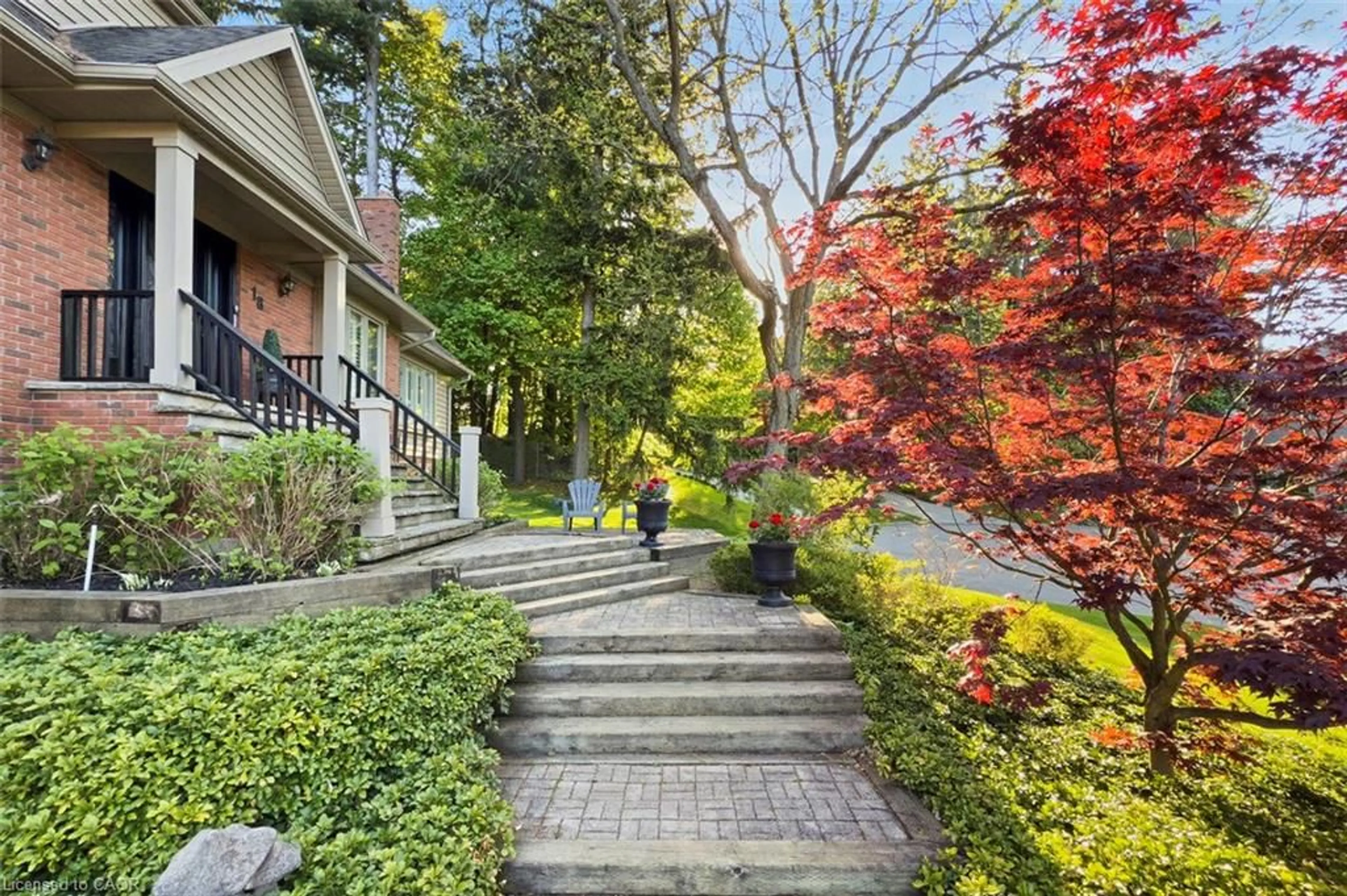 Unknown for 18 Stonegate Dr, Hamilton Ontario L9G 3R7