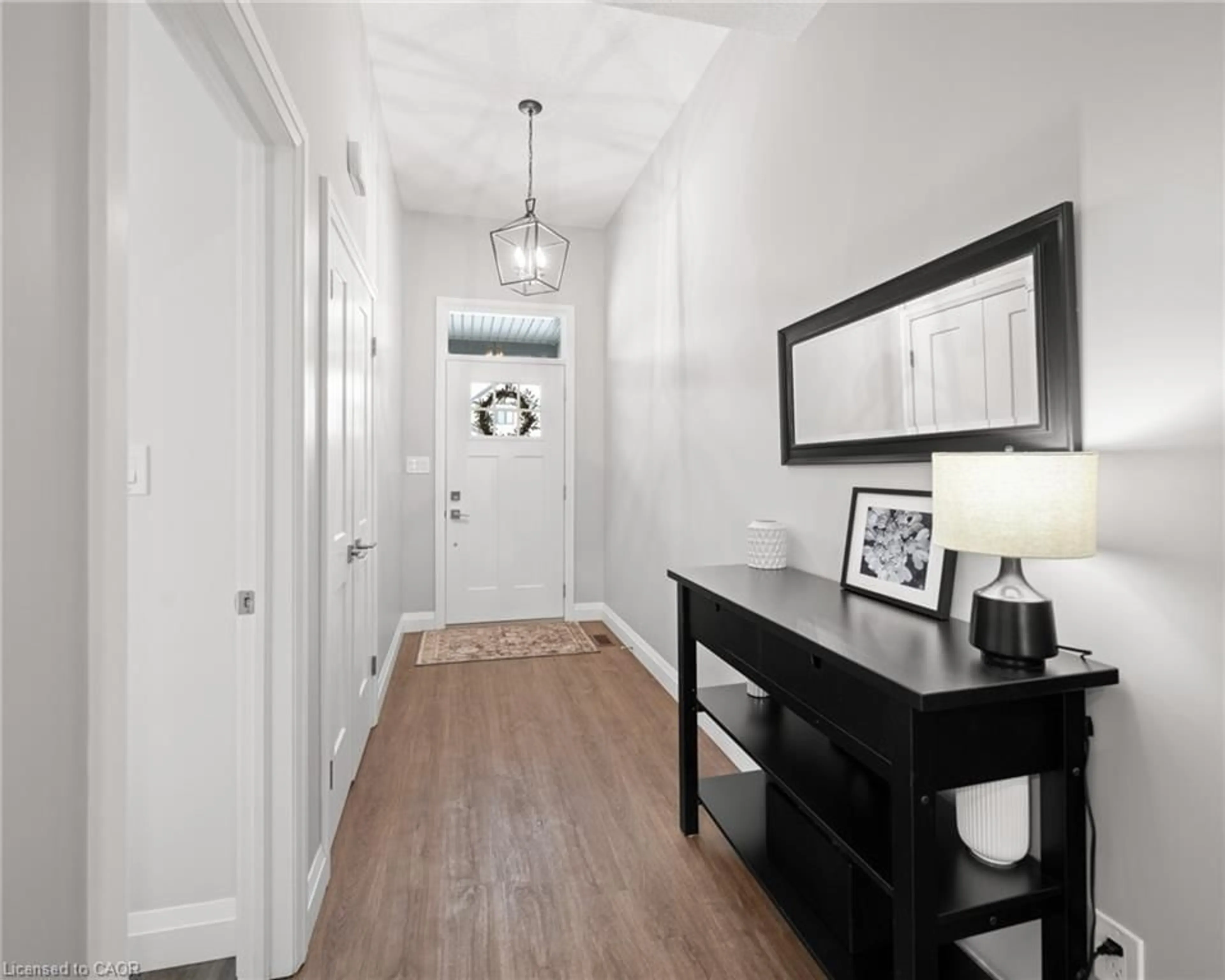 Indoor entryway for 202 Timber Trail Rd, Elmira Ontario N3B 0E4